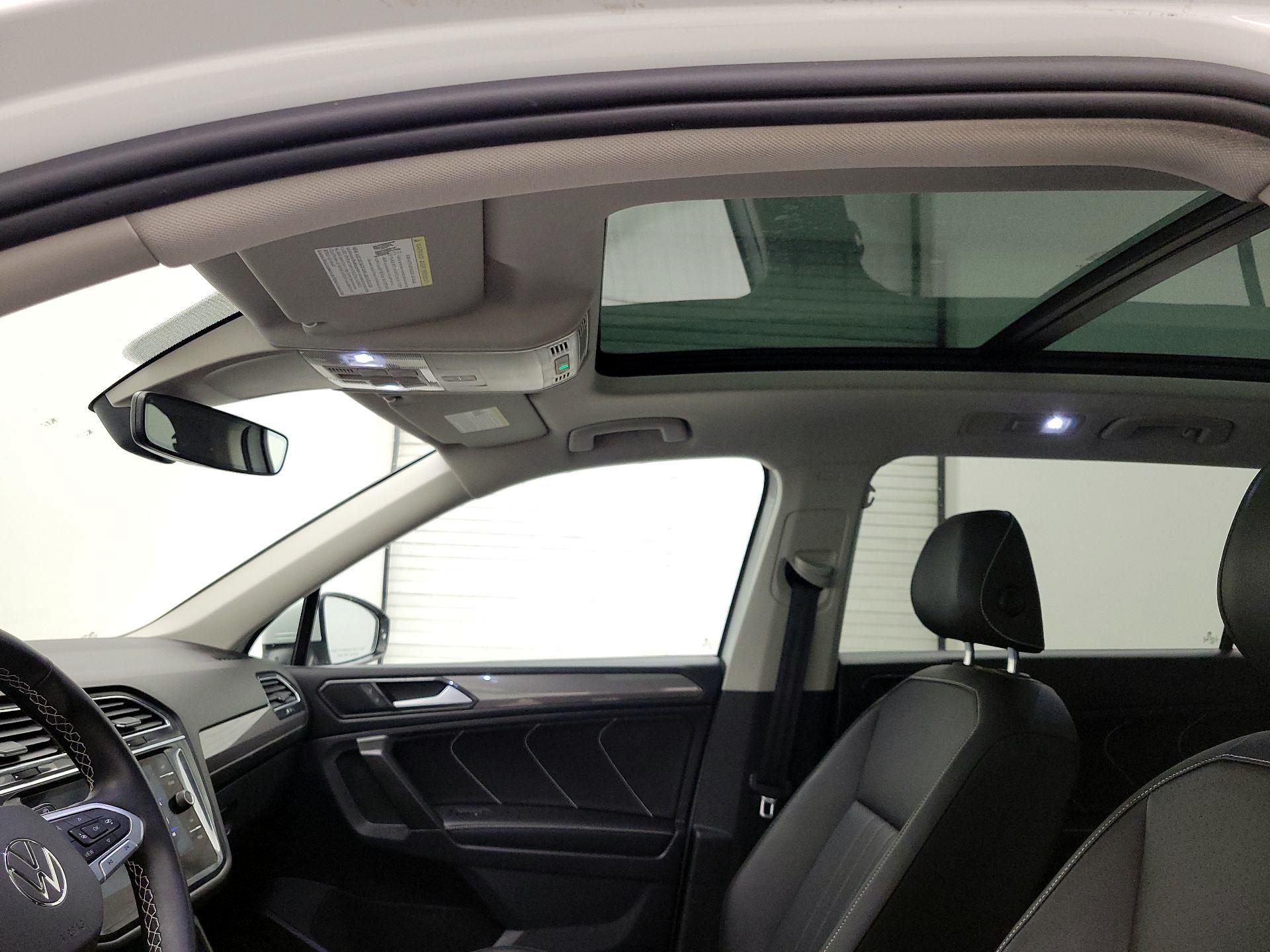 Thumbnail: 2022 Volkswagen Tiguan - 19