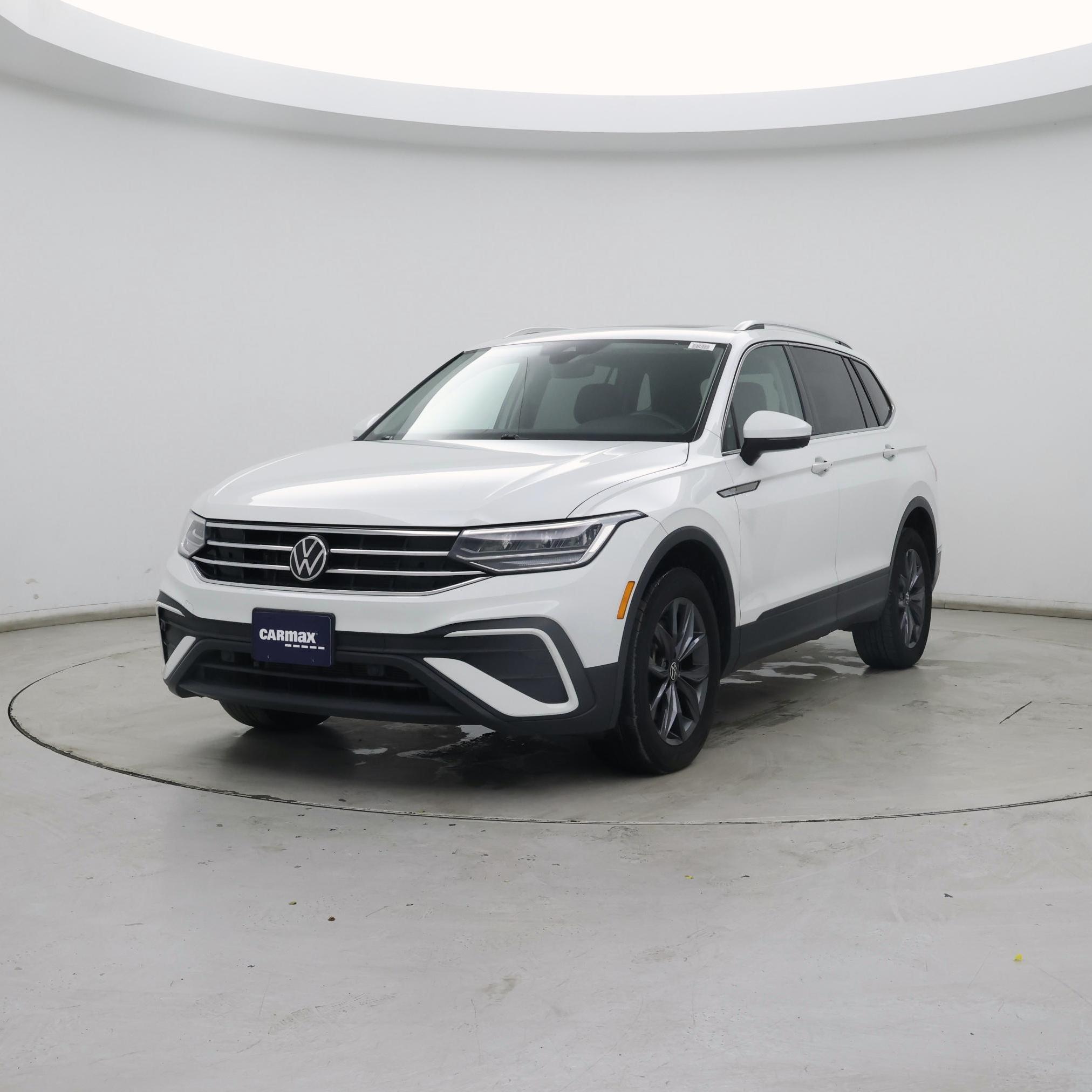 Thumbnail: 2022 Volkswagen Tiguan - 4