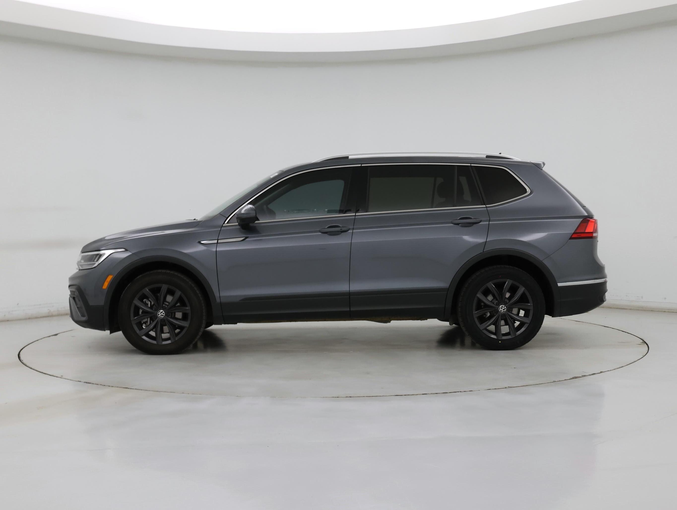 Thumbnail: 2024 Volkswagen Tiguan - 3