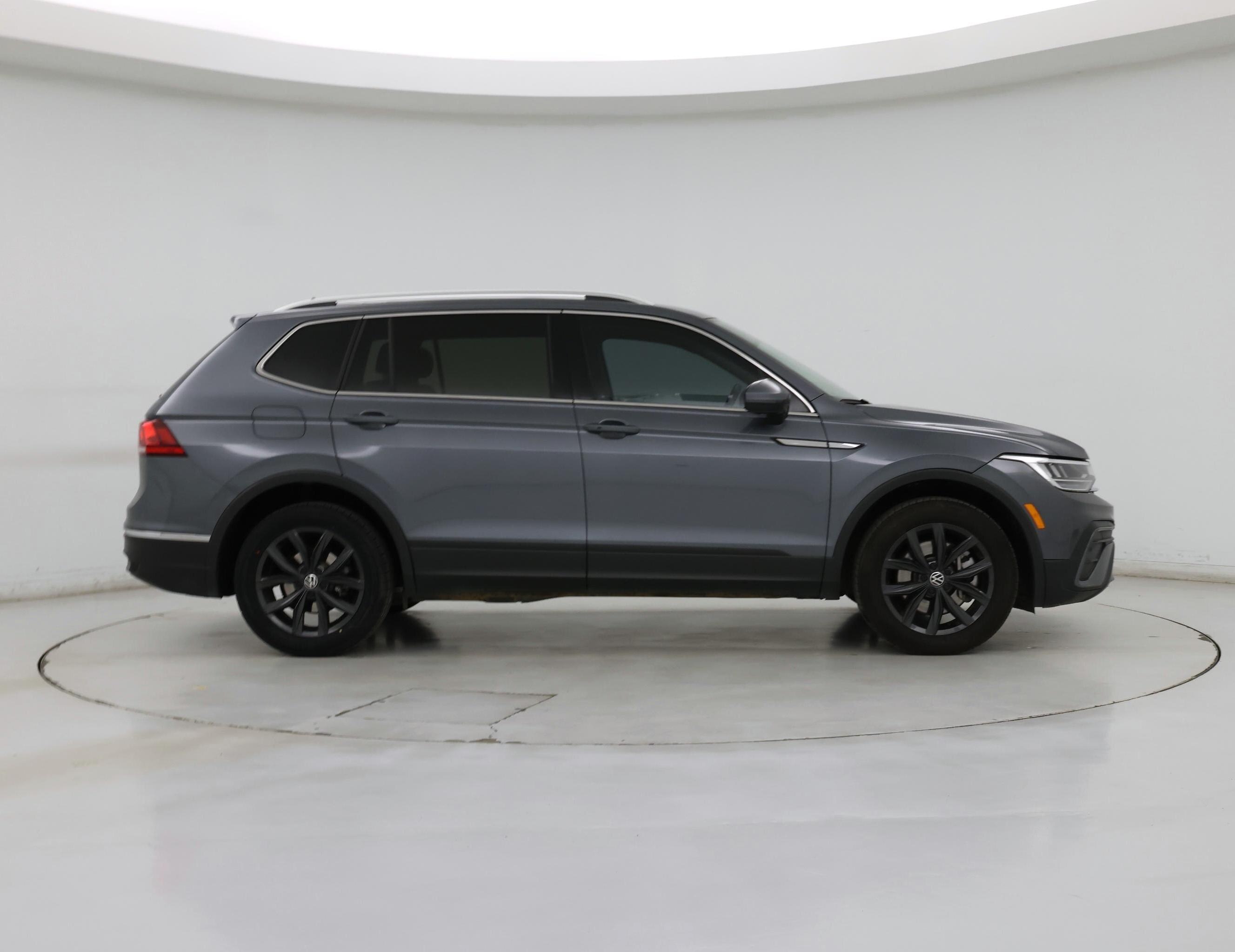 Thumbnail: 2024 Volkswagen Tiguan - 7