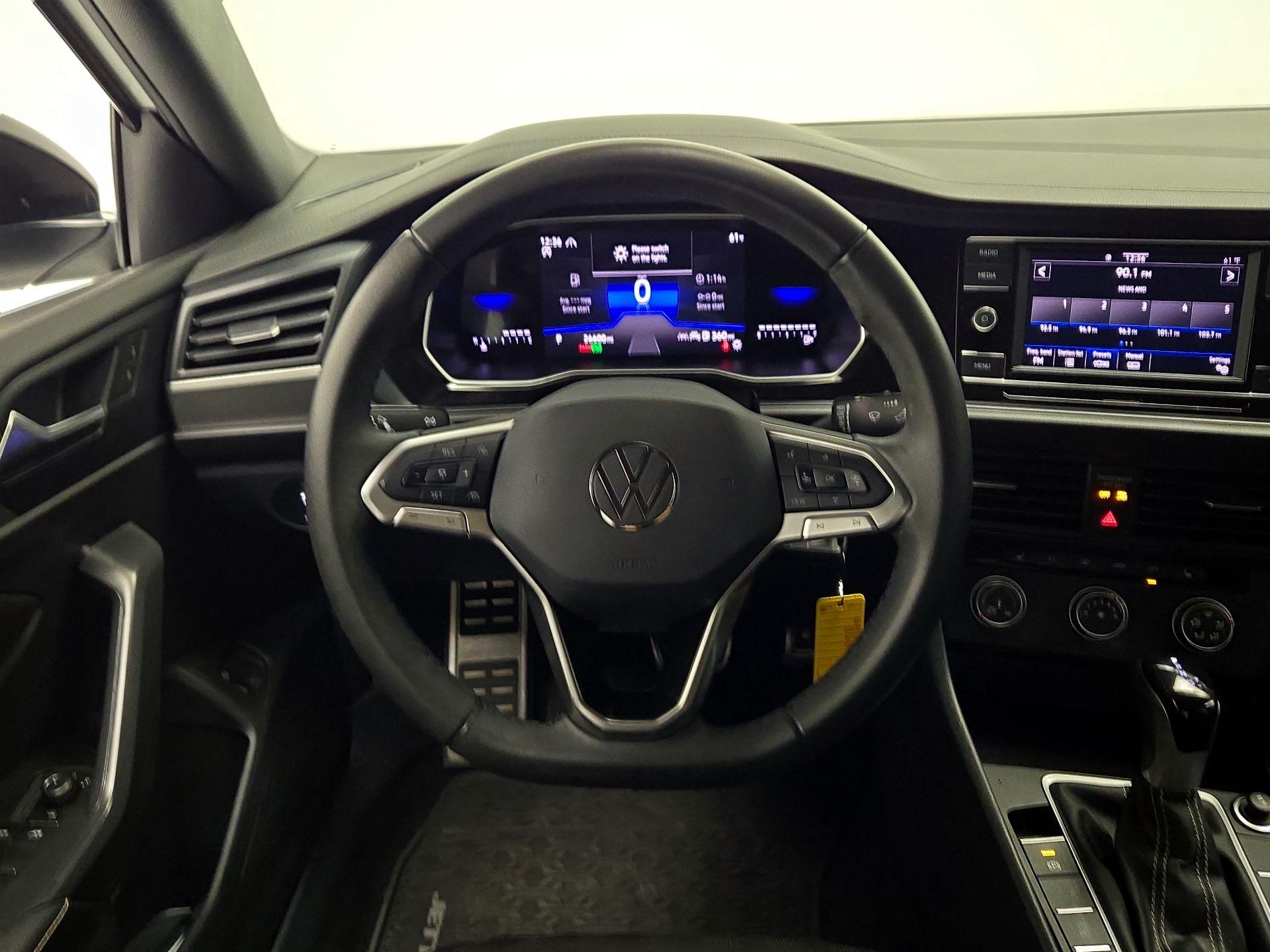 Thumbnail: 2024 Volkswagen Jetta - 10