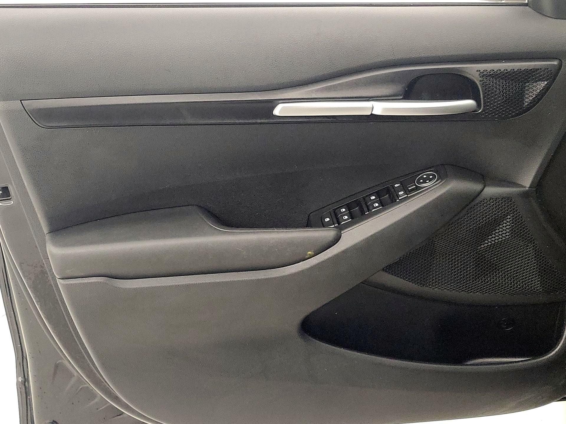 Thumbnail: 2023 Kia Seltos - 12