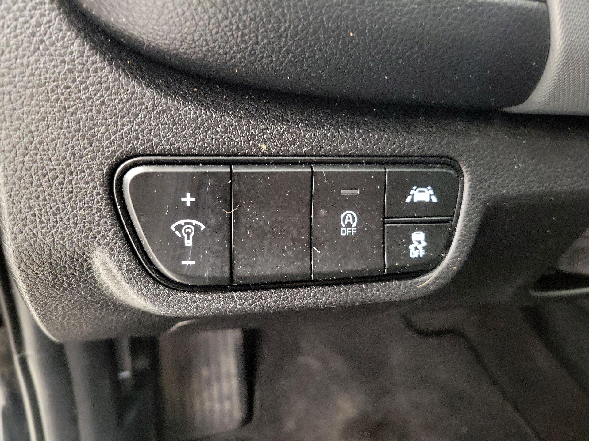 Thumbnail: 2023 Kia Seltos - 13