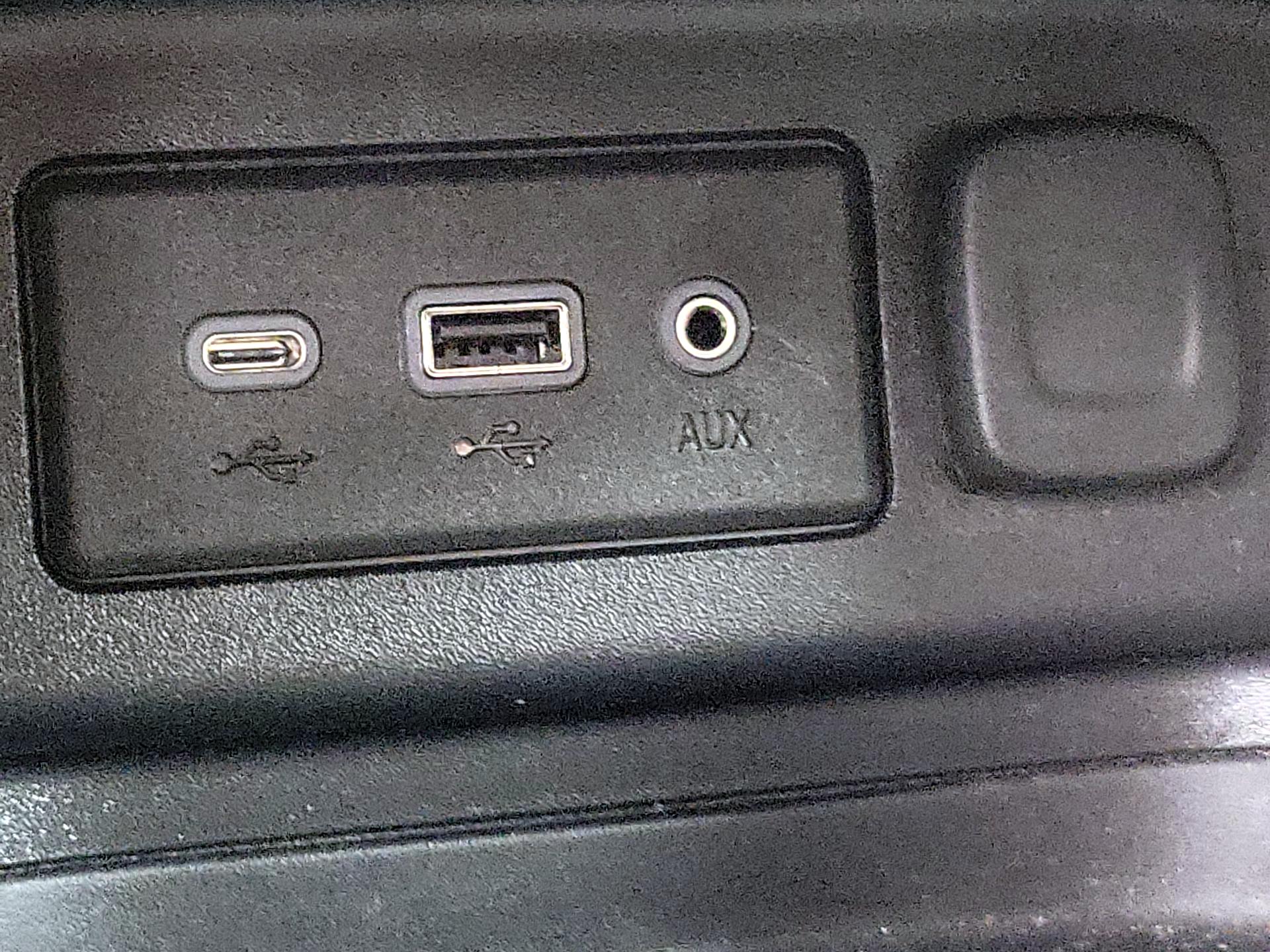 Thumbnail: 2023 Chevrolet Equinox - 18