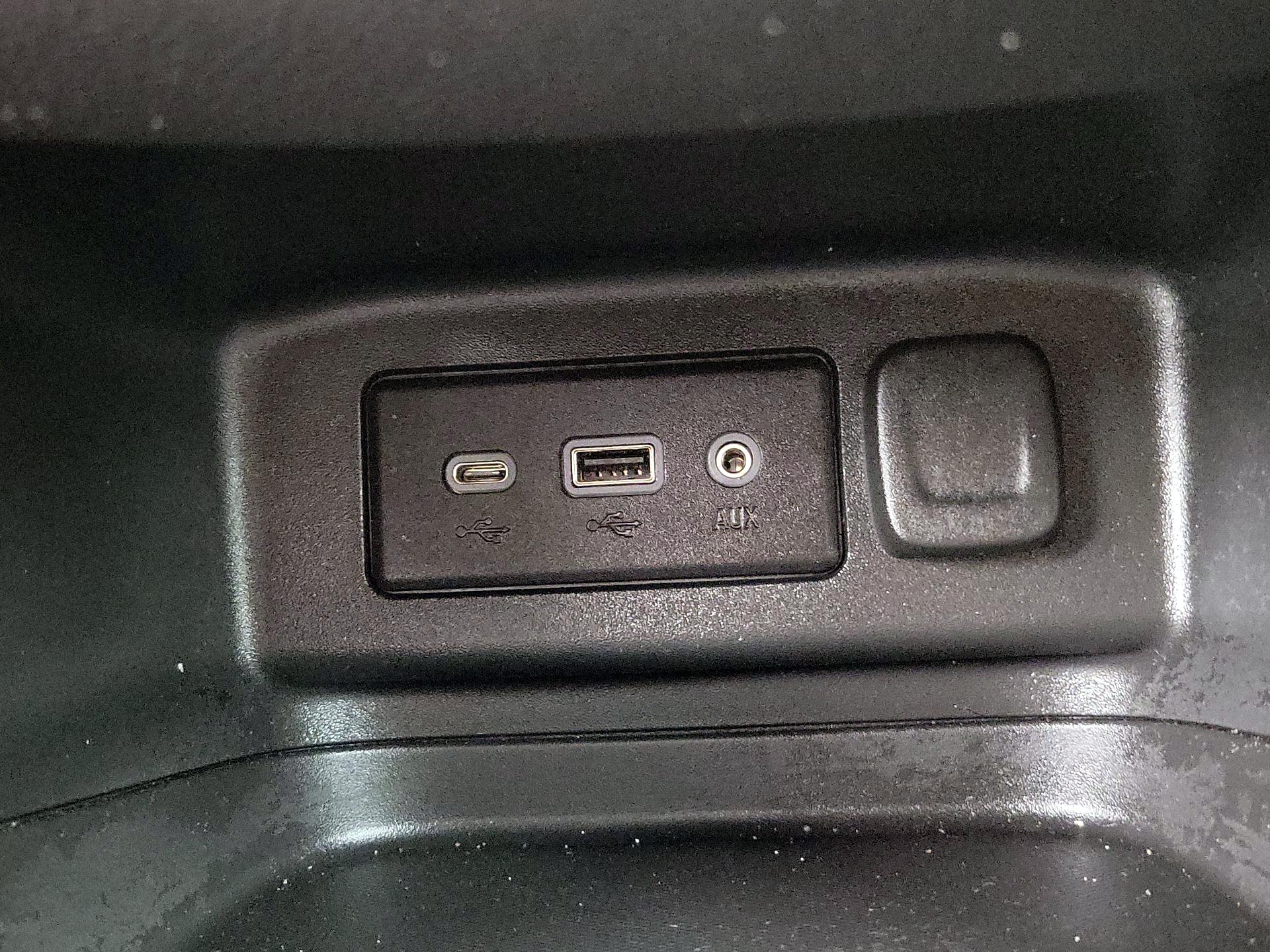 Thumbnail: 2023 Chevrolet Equinox - 18