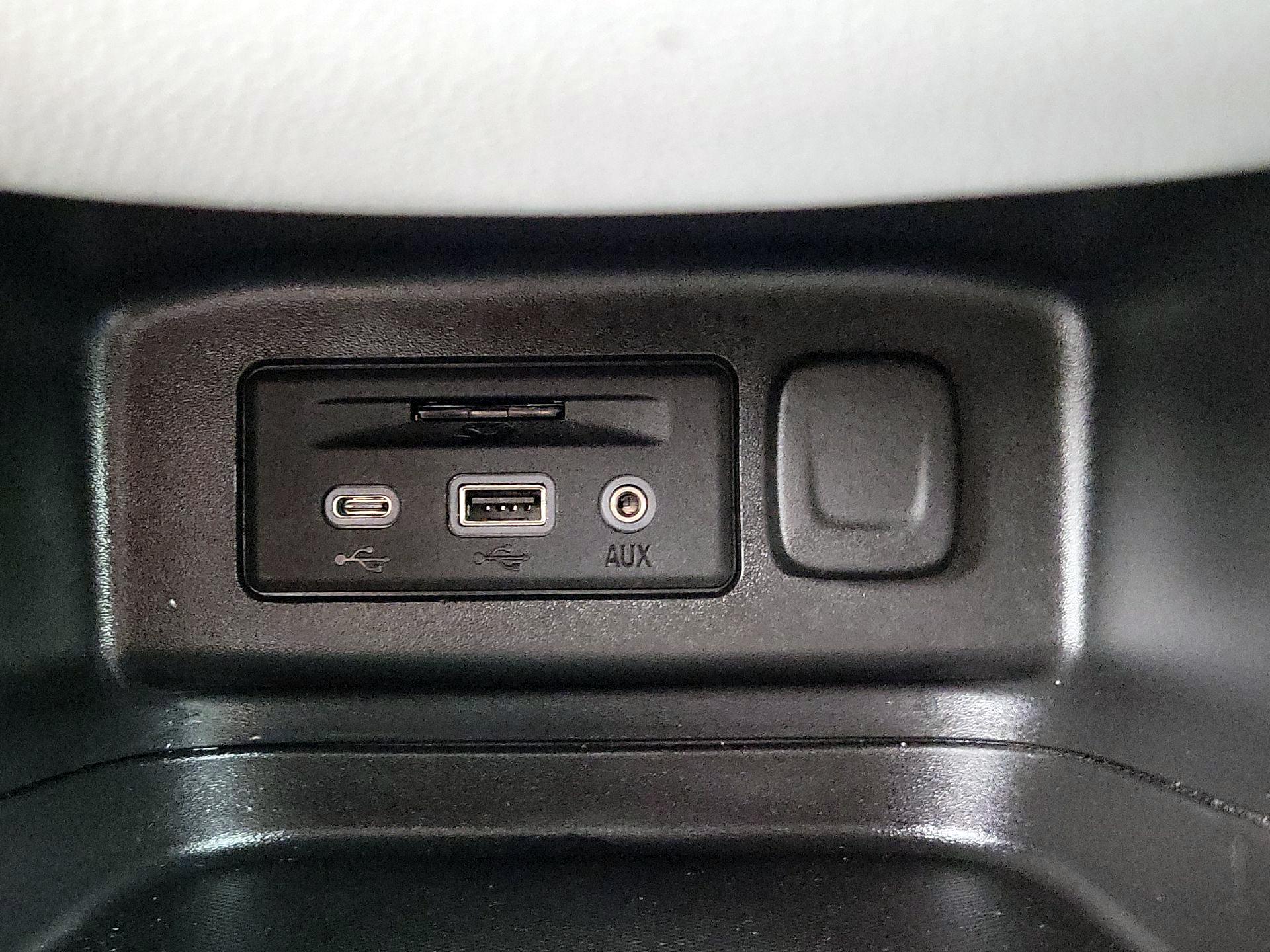 Thumbnail: 2023 Chevrolet Equinox - 18