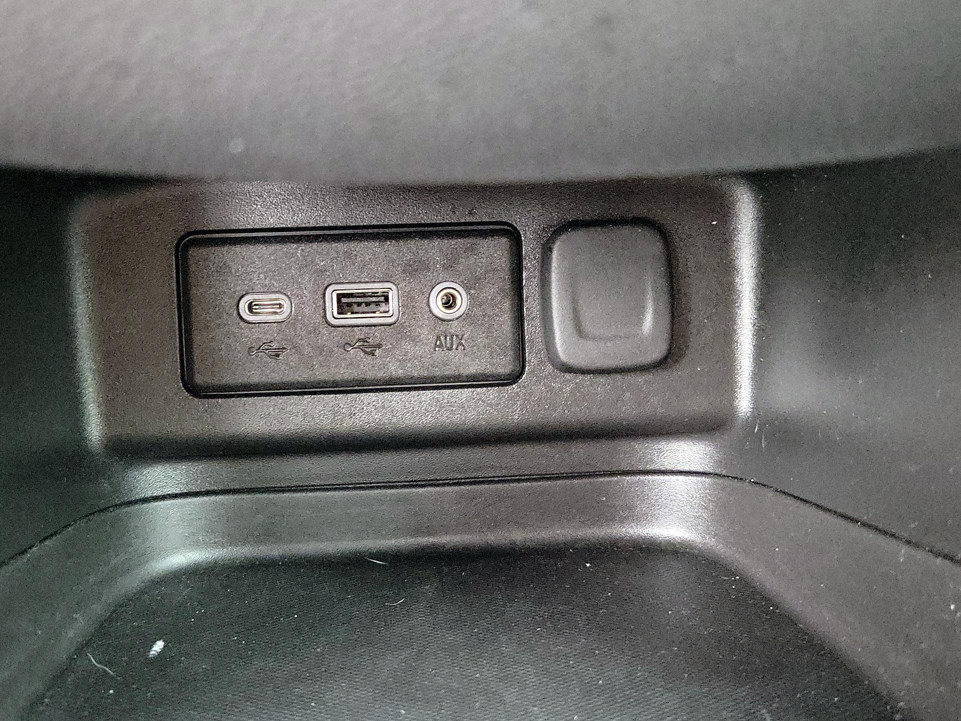 Thumbnail: 2023 Chevrolet Equinox - 18