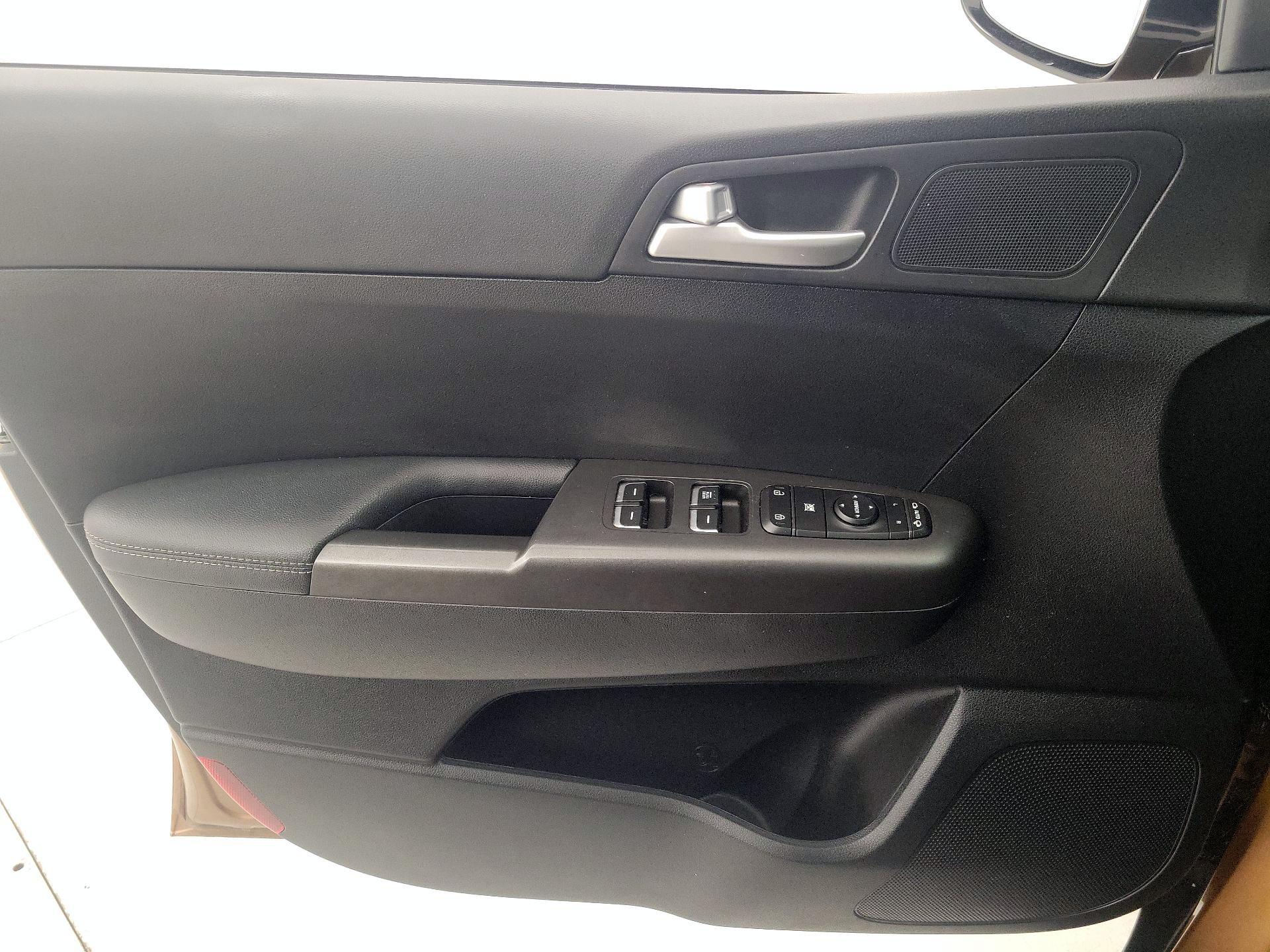 Thumbnail: 2021 Kia Sportage - 12