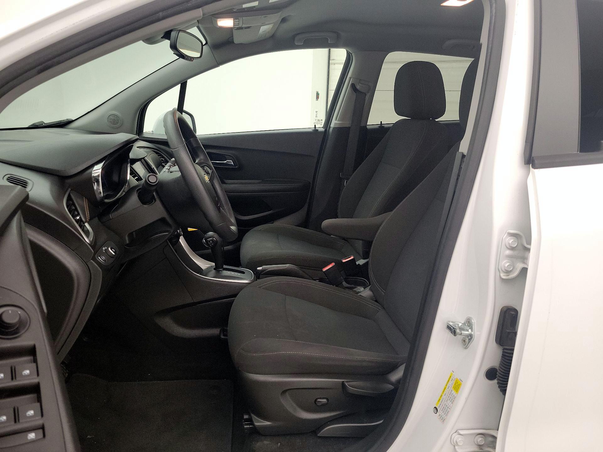 Thumbnail: 2022 Chevrolet Trax - 11