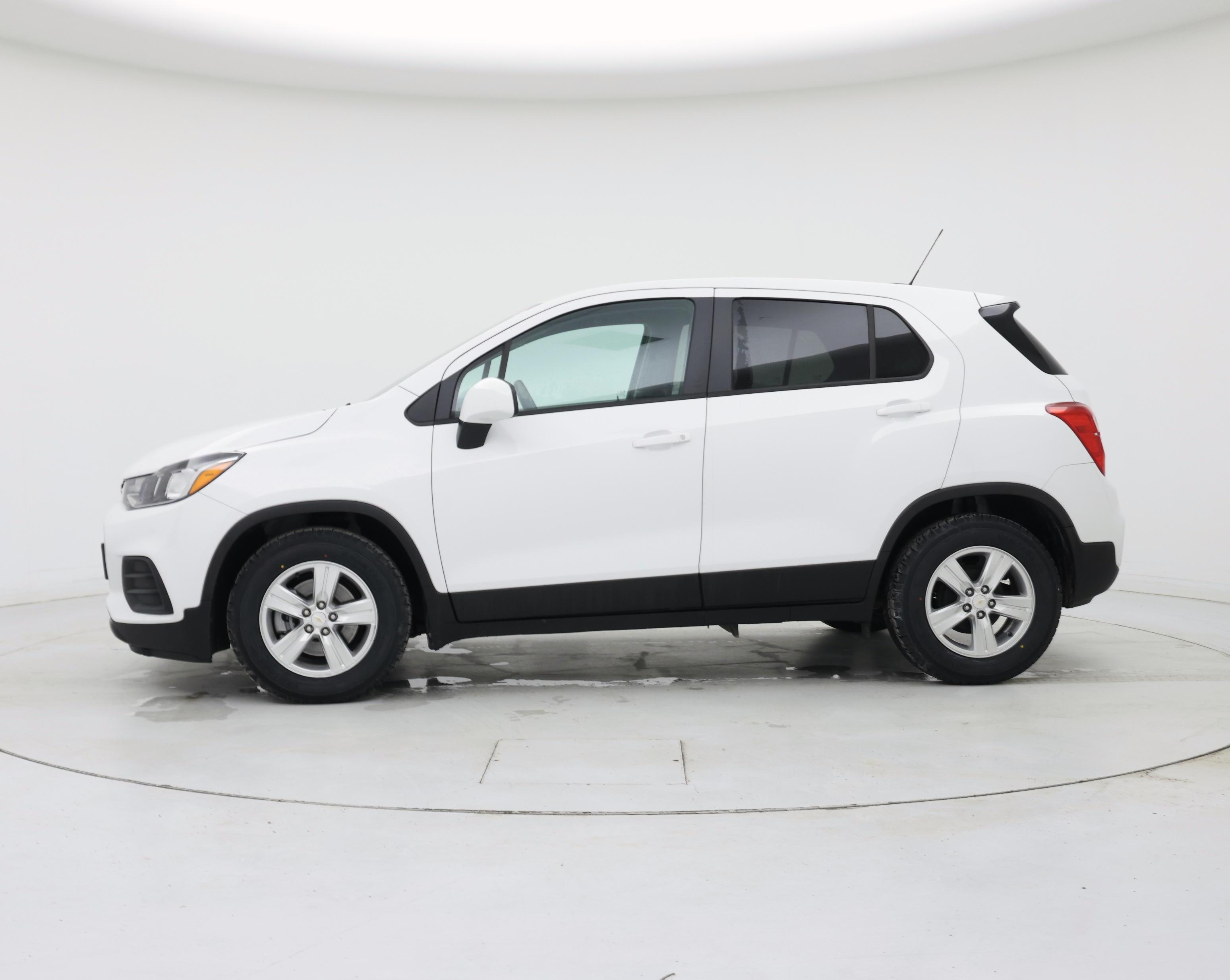 Thumbnail: 2022 Chevrolet Trax - 3