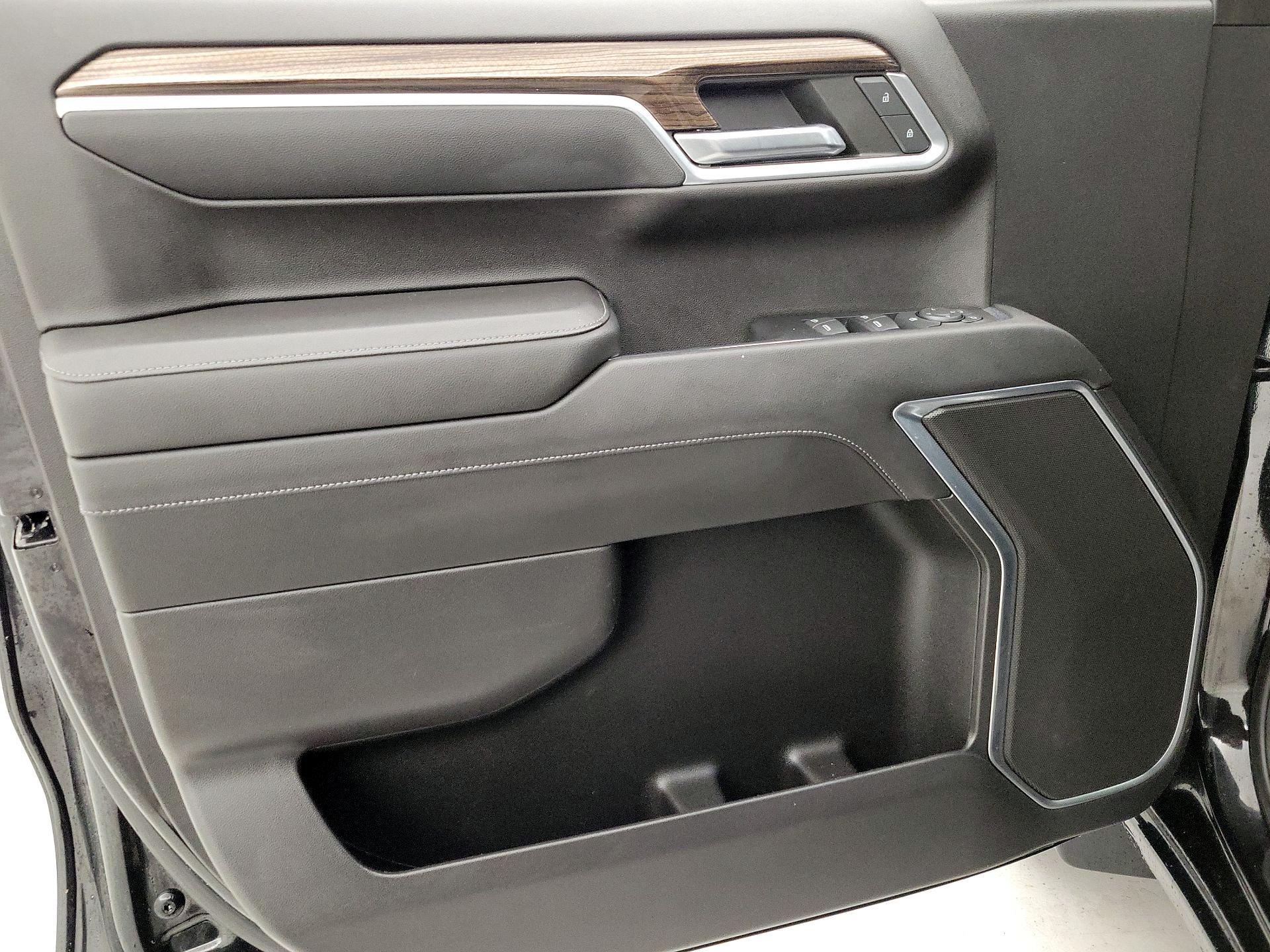 Thumbnail: 2022 Chevrolet Silverado 1500 - 12