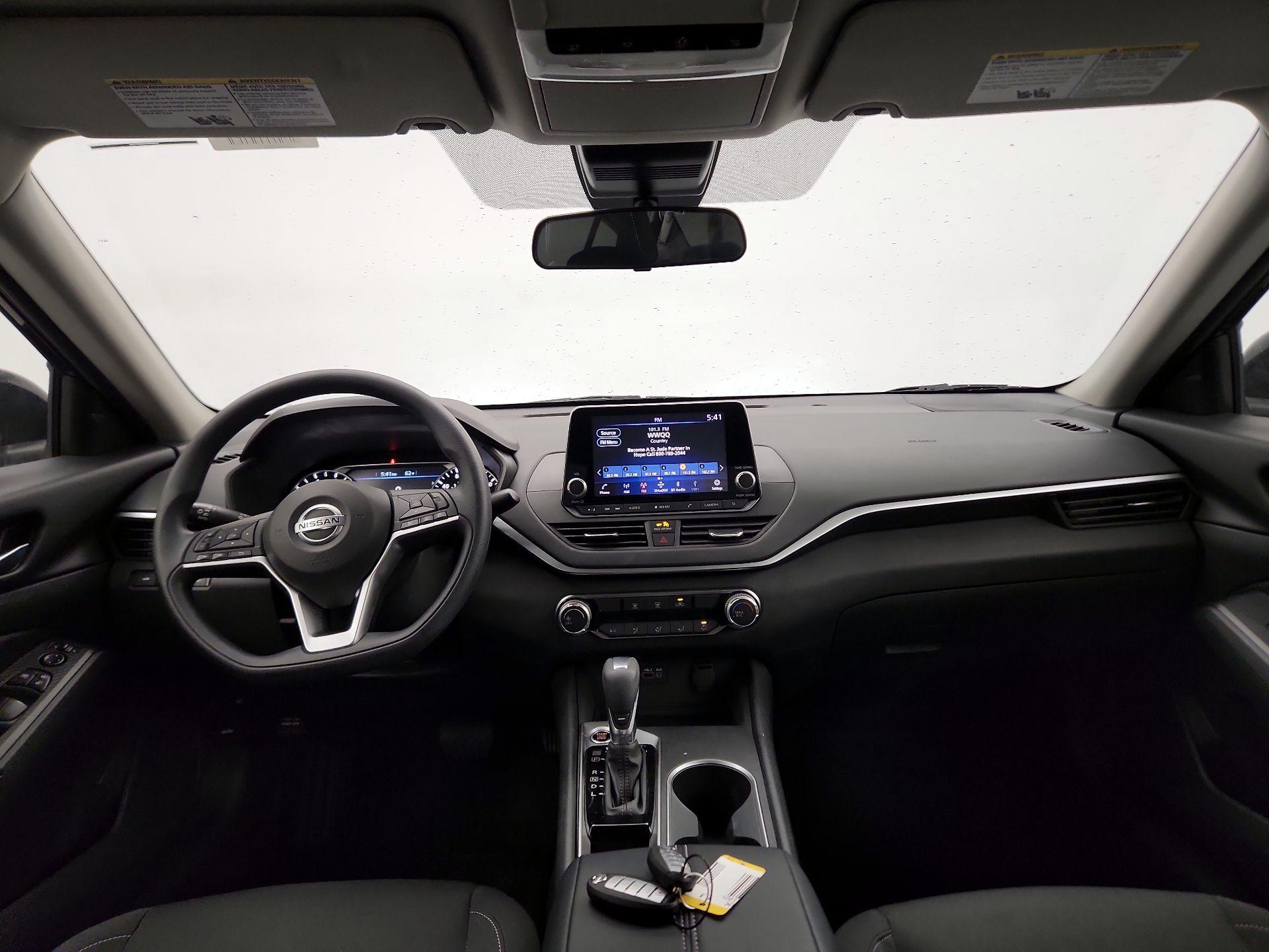 Thumbnail: 2022 Nissan Altima - 9