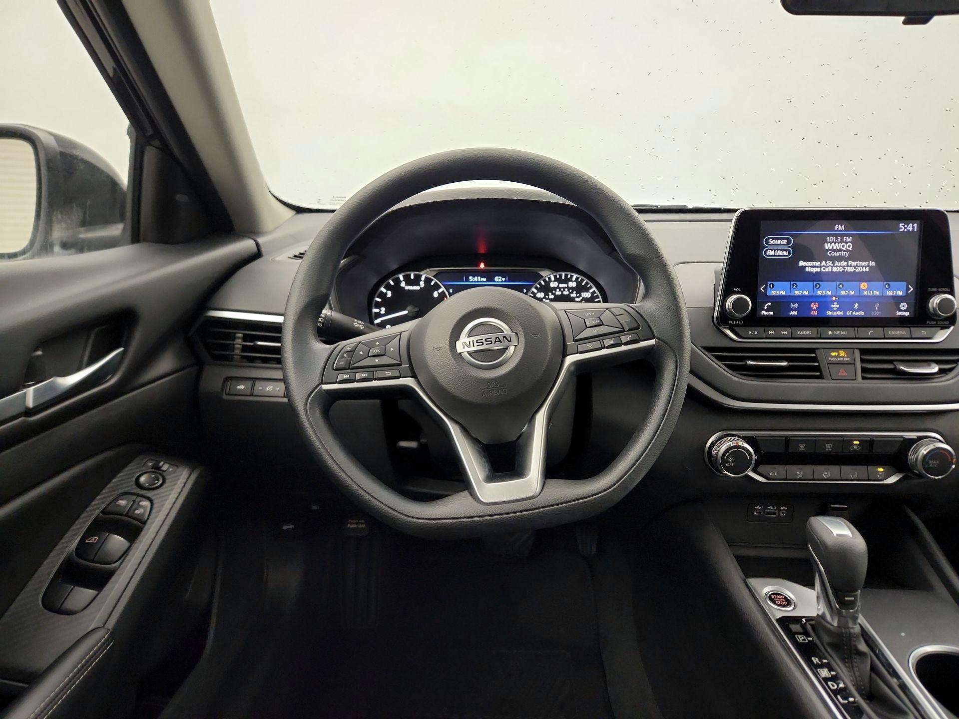 Thumbnail: 2022 Nissan Altima - 10