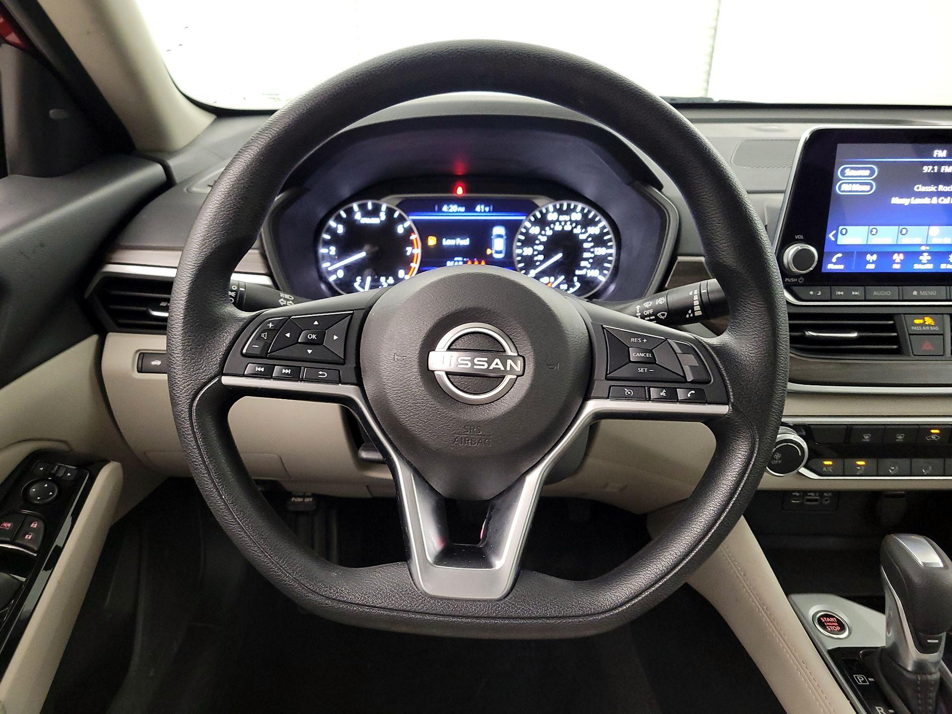 Thumbnail: 2023 Nissan Altima - 10