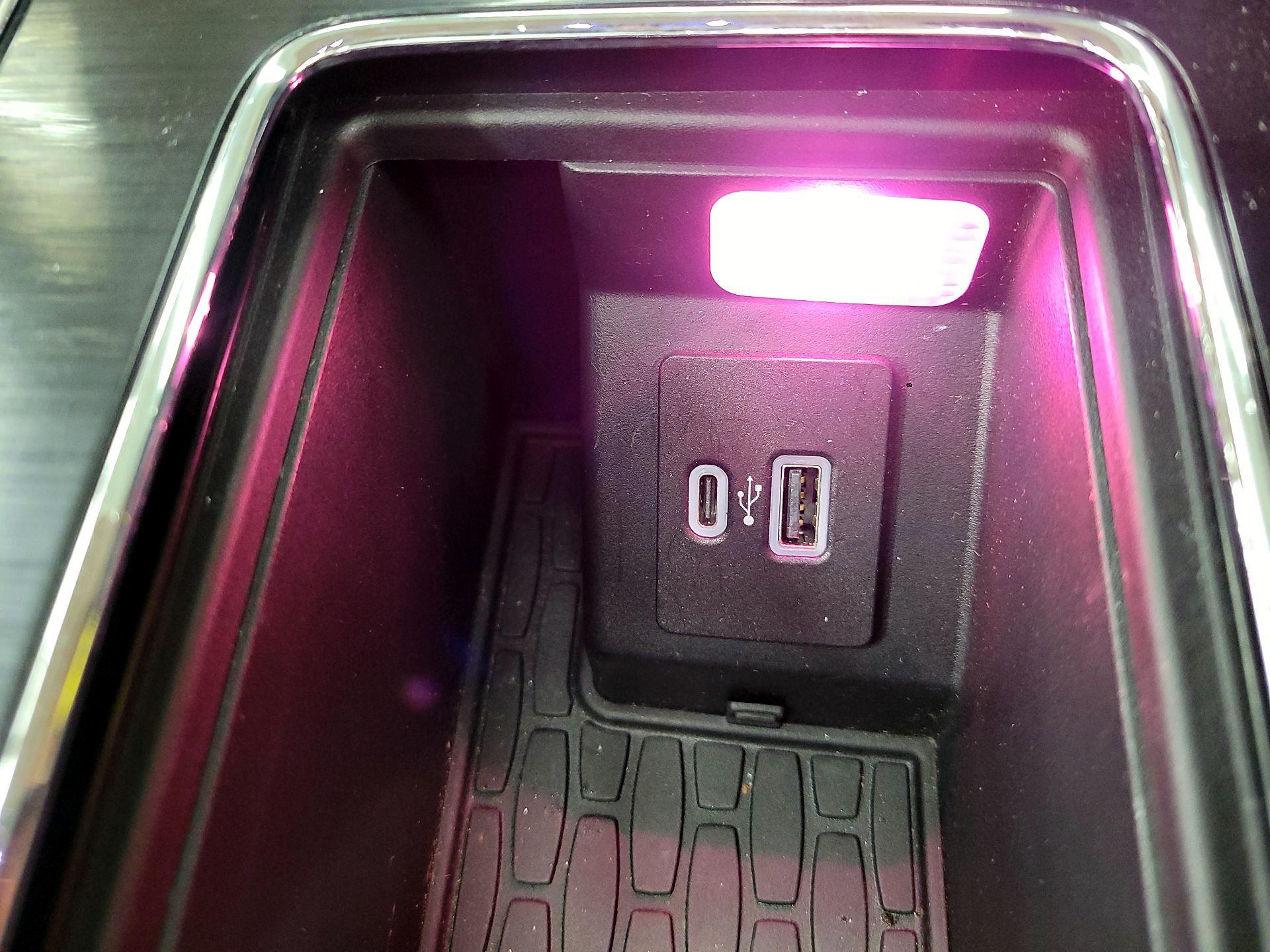 Thumbnail: 2020 Lincoln Aviator - 17