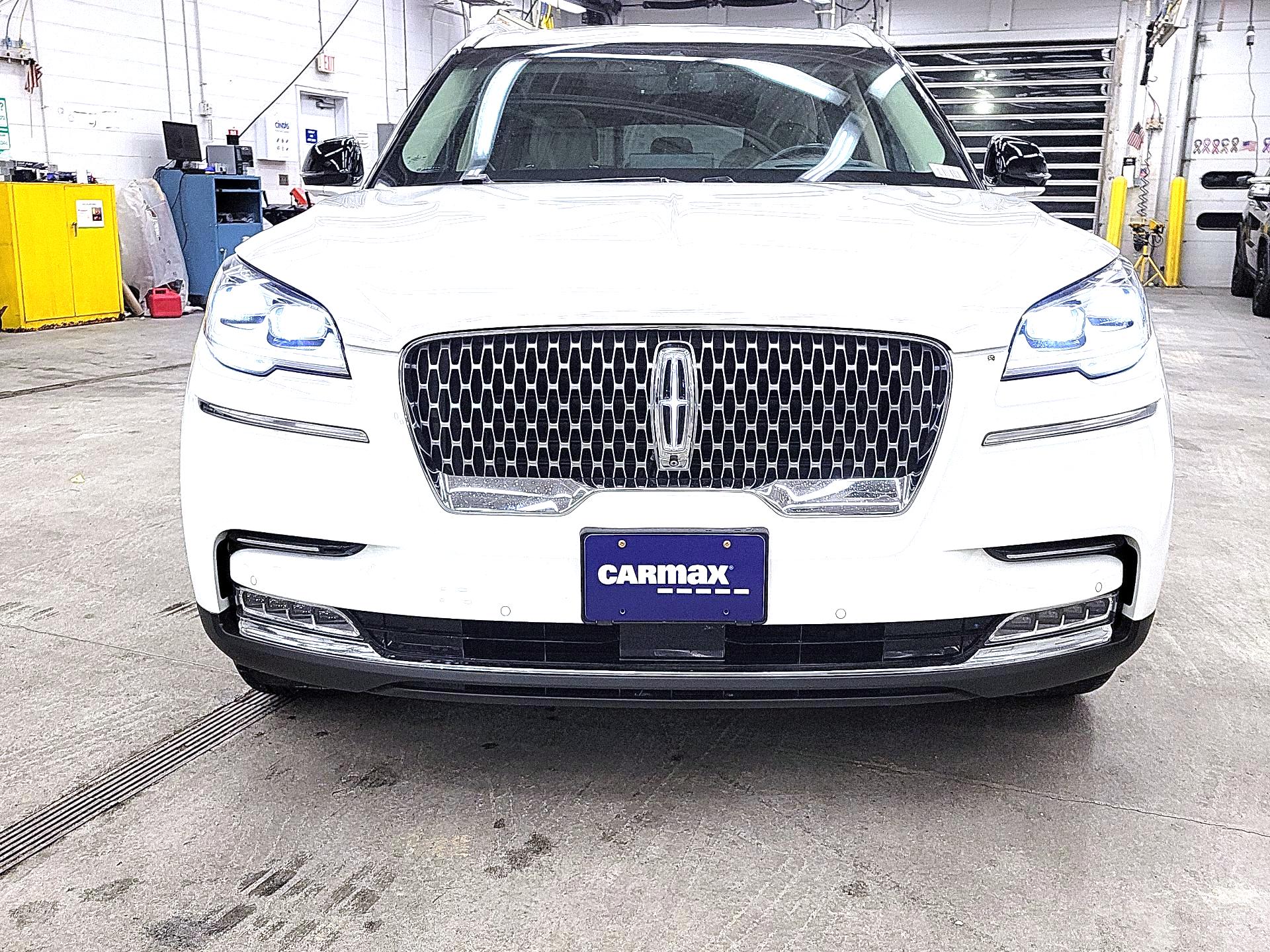 Thumbnail: 2020 Lincoln Aviator - 2