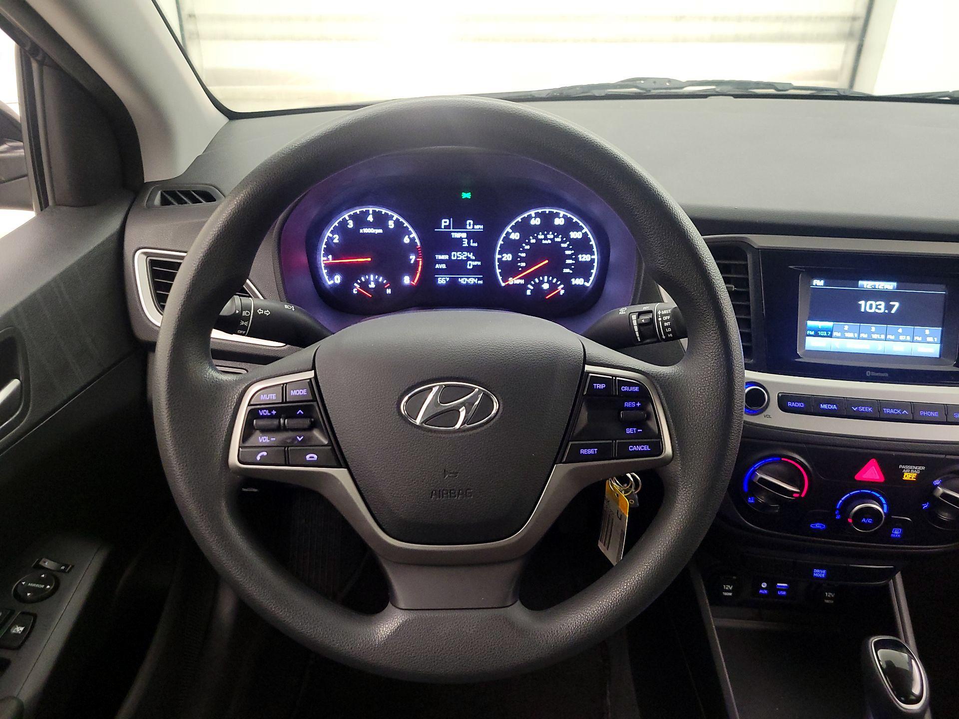 Thumbnail: 2022 Hyundai Accent - 10