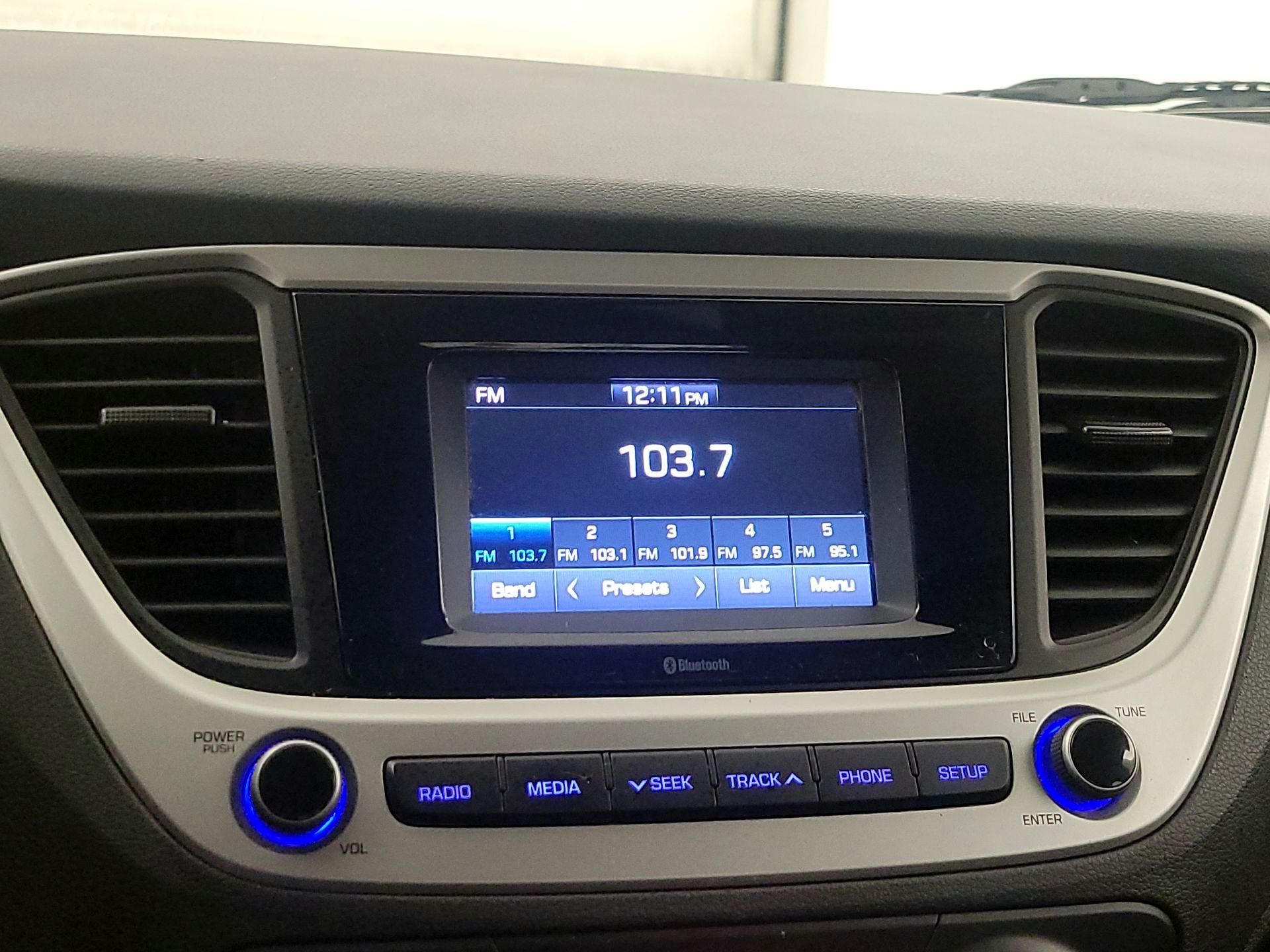 Thumbnail: 2022 Hyundai Accent - 15