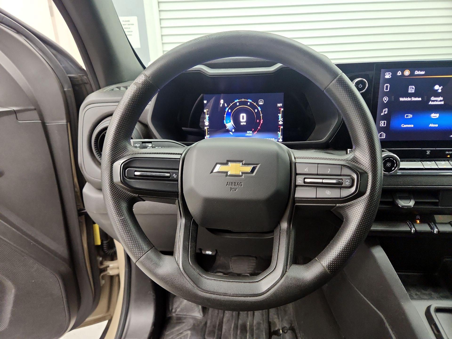 Thumbnail: 2023 Chevrolet Colorado - 10