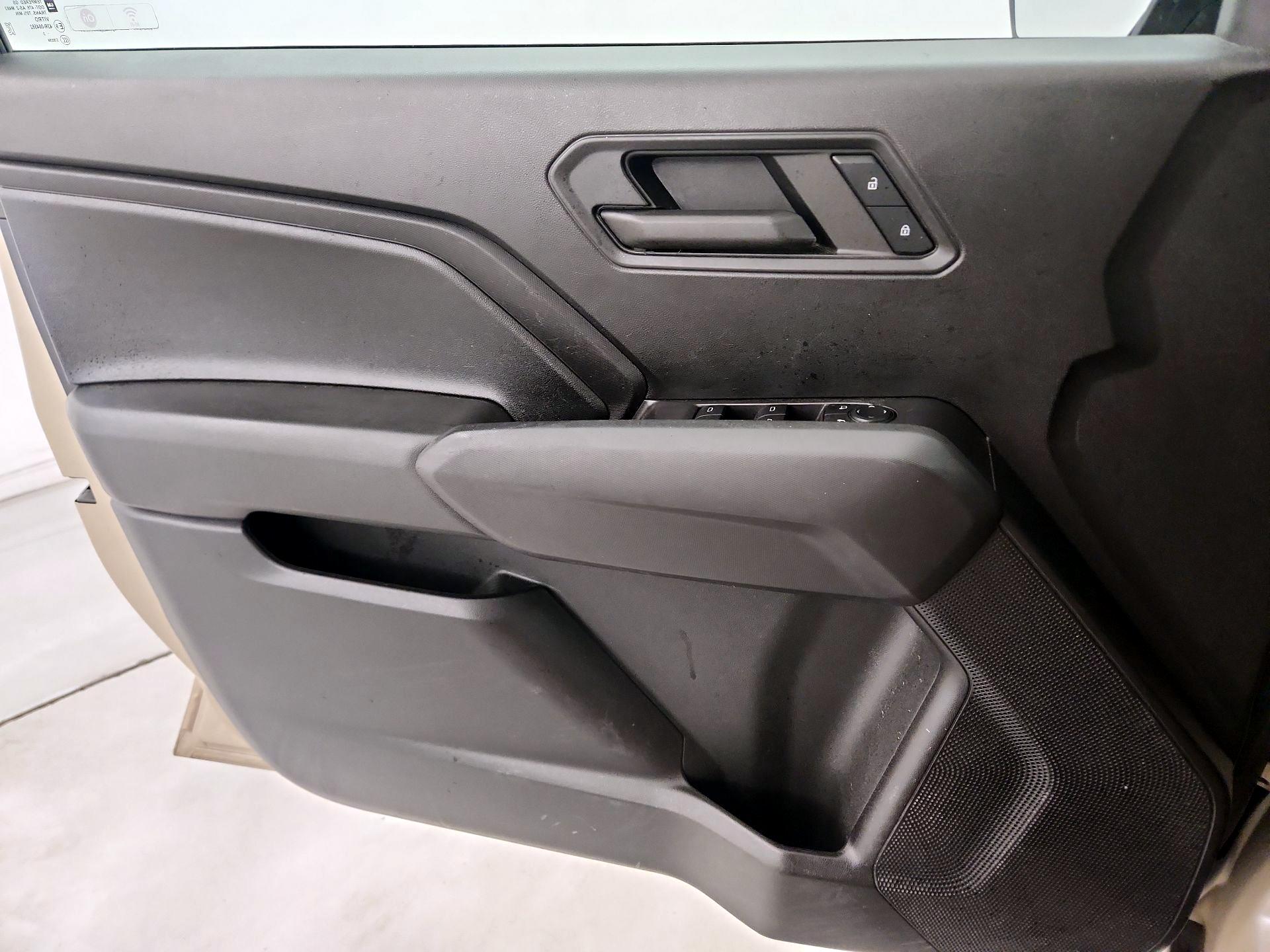 Thumbnail: 2023 Chevrolet Colorado - 12