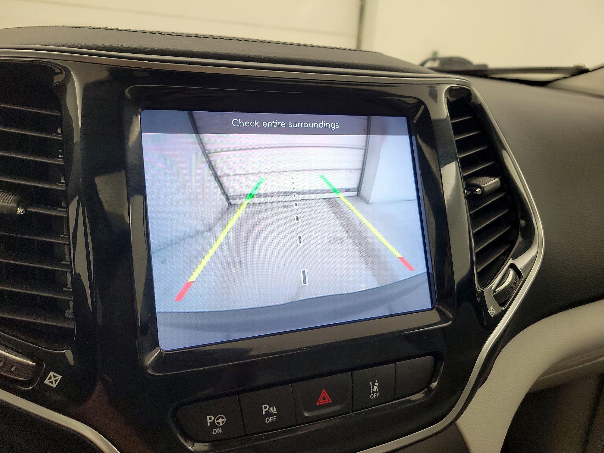 Thumbnail: 2021 Jeep Cherokee - 12