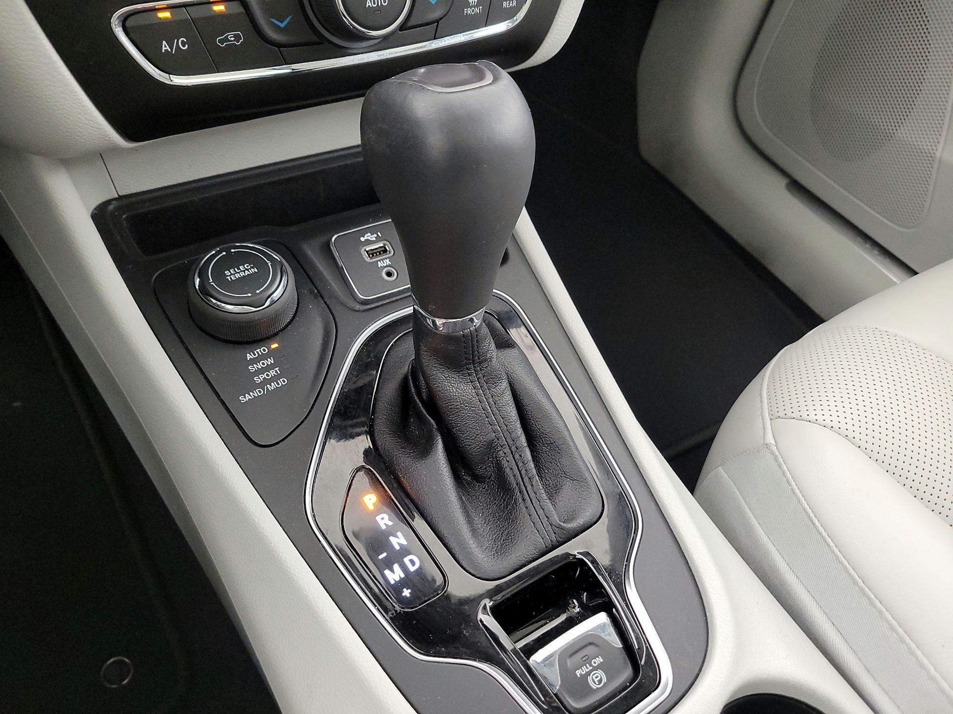 Thumbnail: 2021 Jeep Cherokee - 15