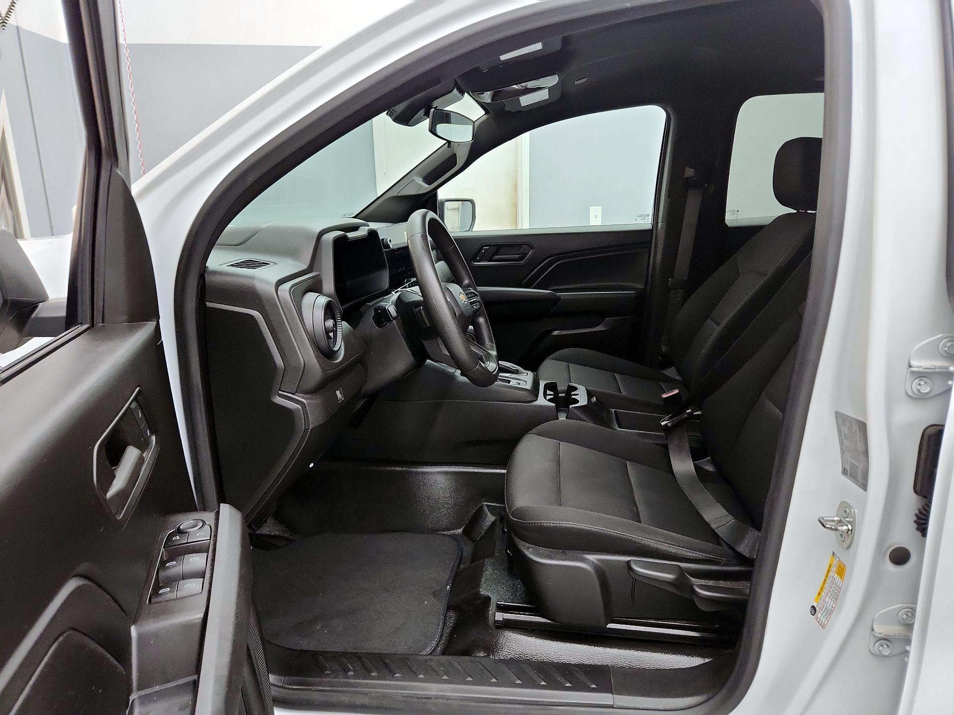 Thumbnail: 2023 Chevrolet Colorado - 11