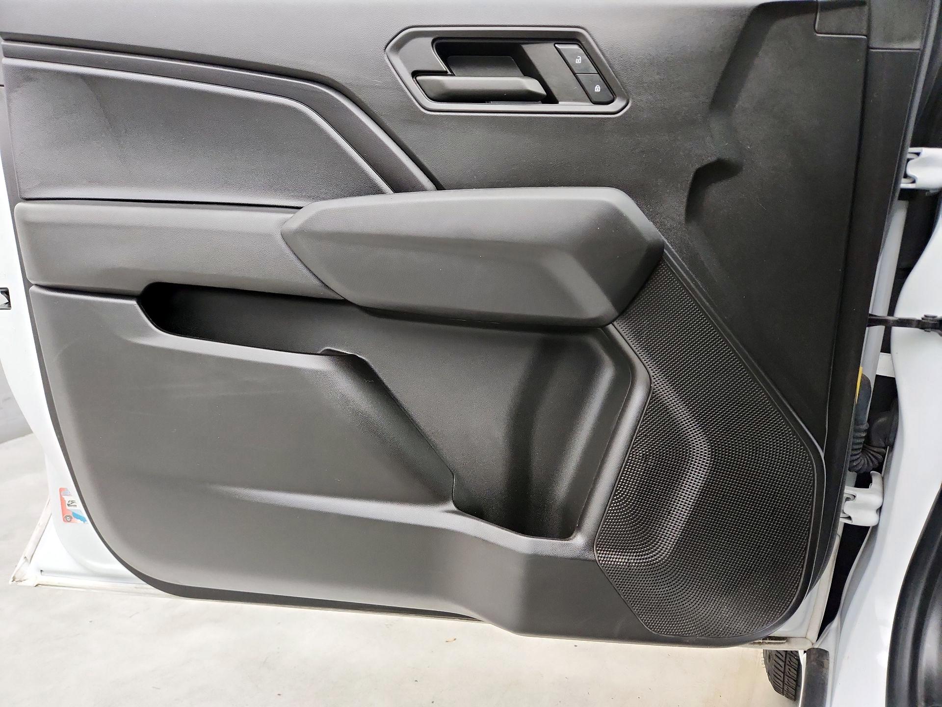 Thumbnail: 2023 Chevrolet Colorado - 12