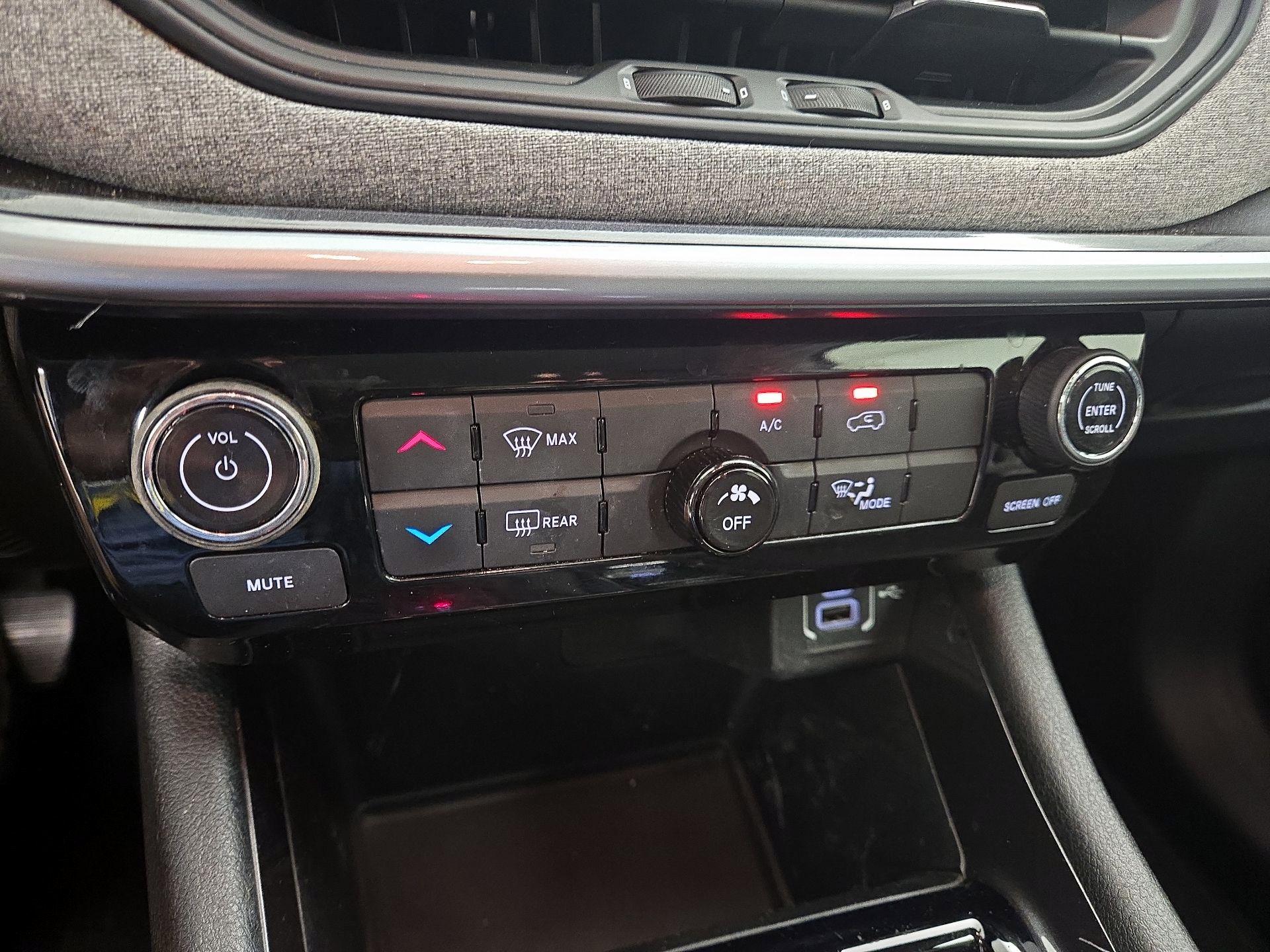 Thumbnail: 2022 Jeep Compass - 16