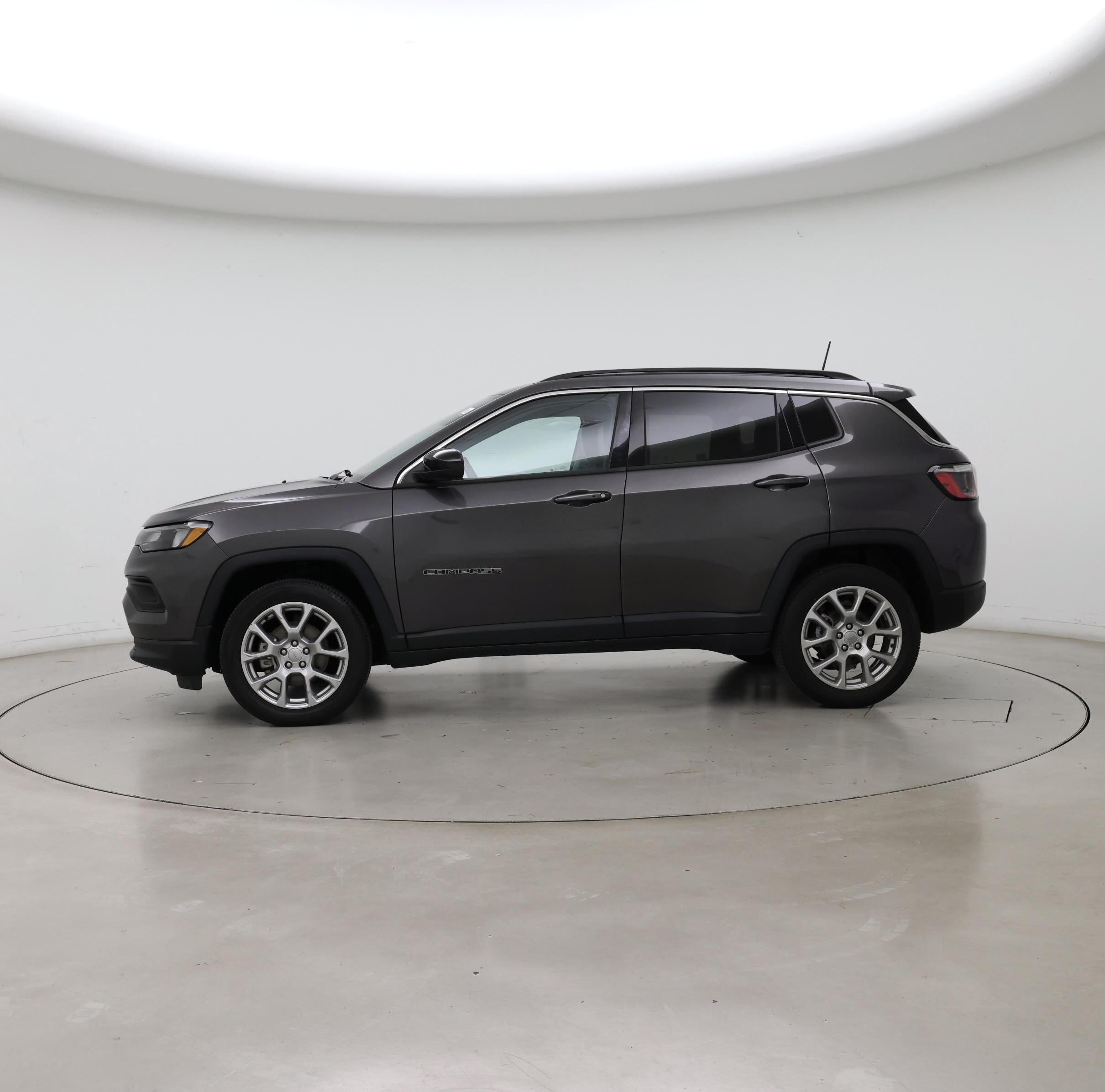 Thumbnail: 2022 Jeep Compass - 3