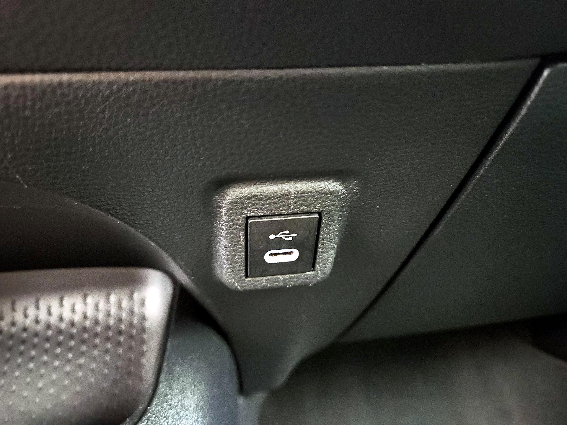 Thumbnail: 2023 Toyota Corolla - 18