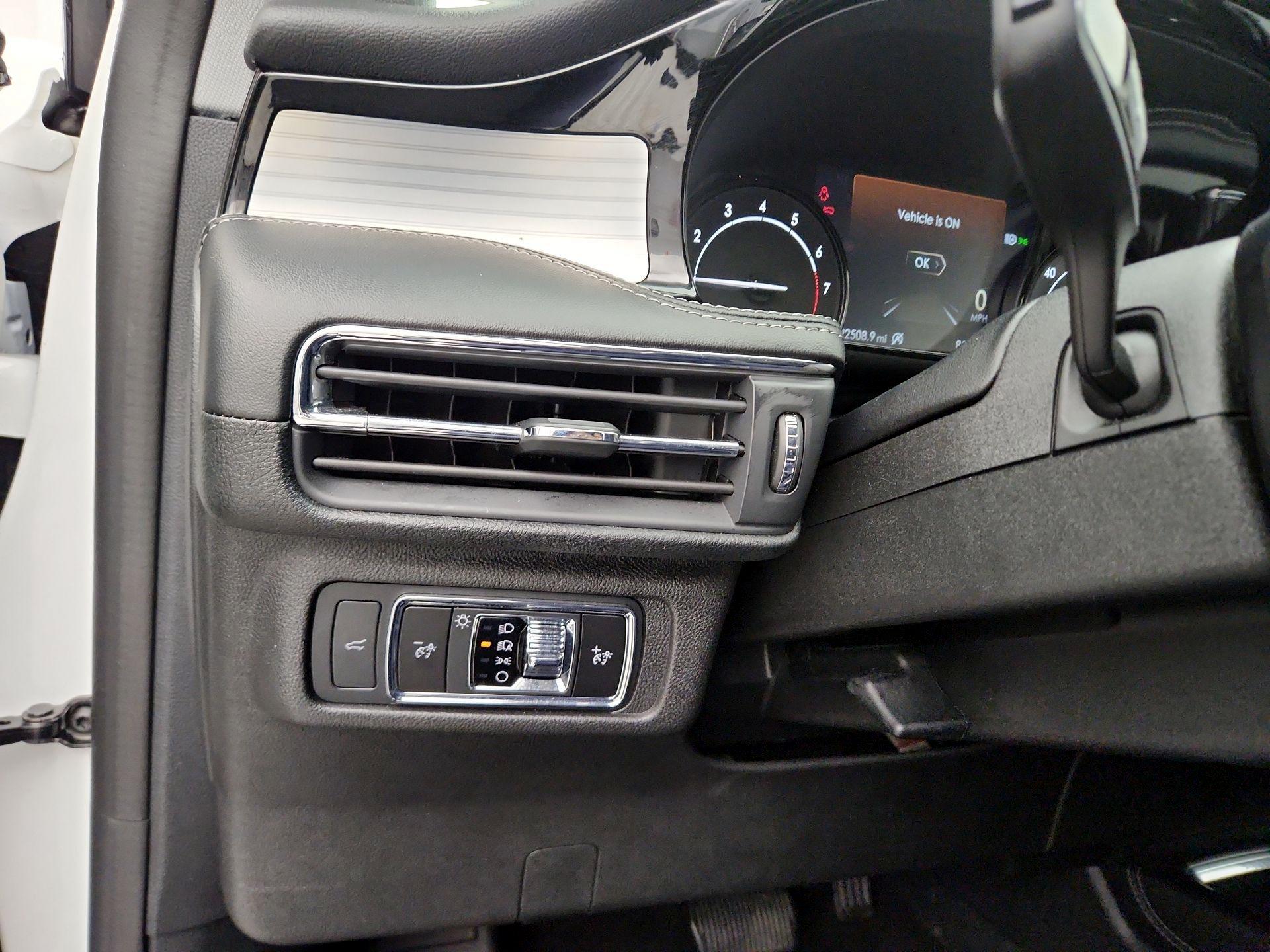 Thumbnail: 2022 Lincoln Corsair - 13