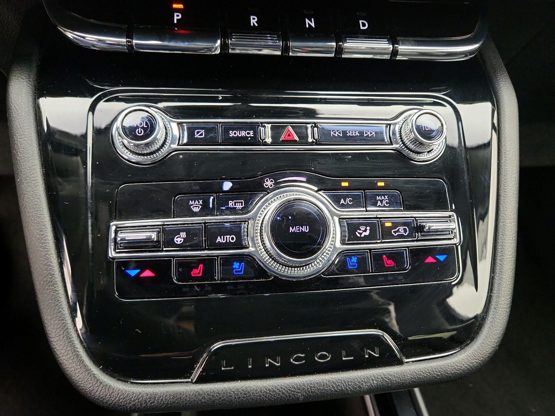 Thumbnail: 2022 Lincoln Corsair - 16