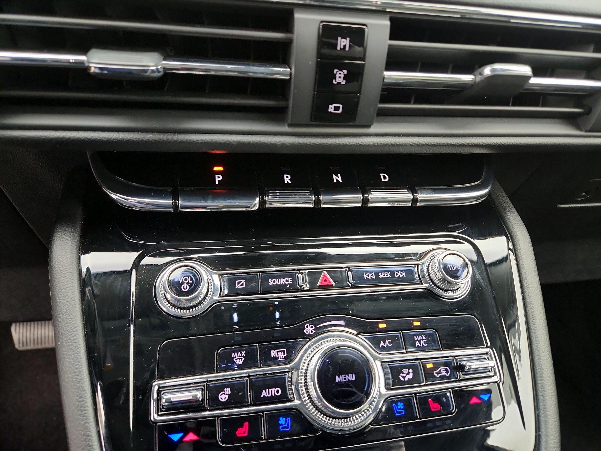 Thumbnail: 2022 Lincoln Corsair - 17