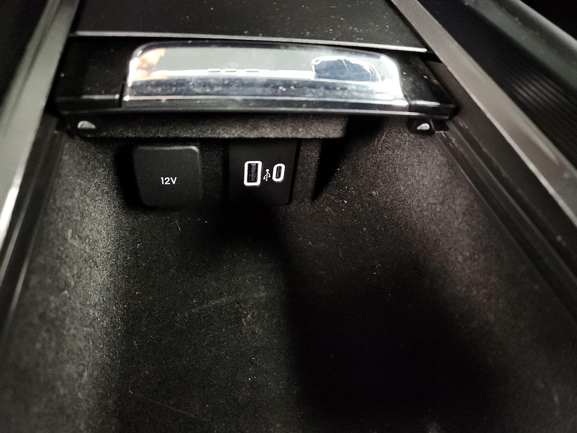 Thumbnail: 2022 Lincoln Corsair - 18