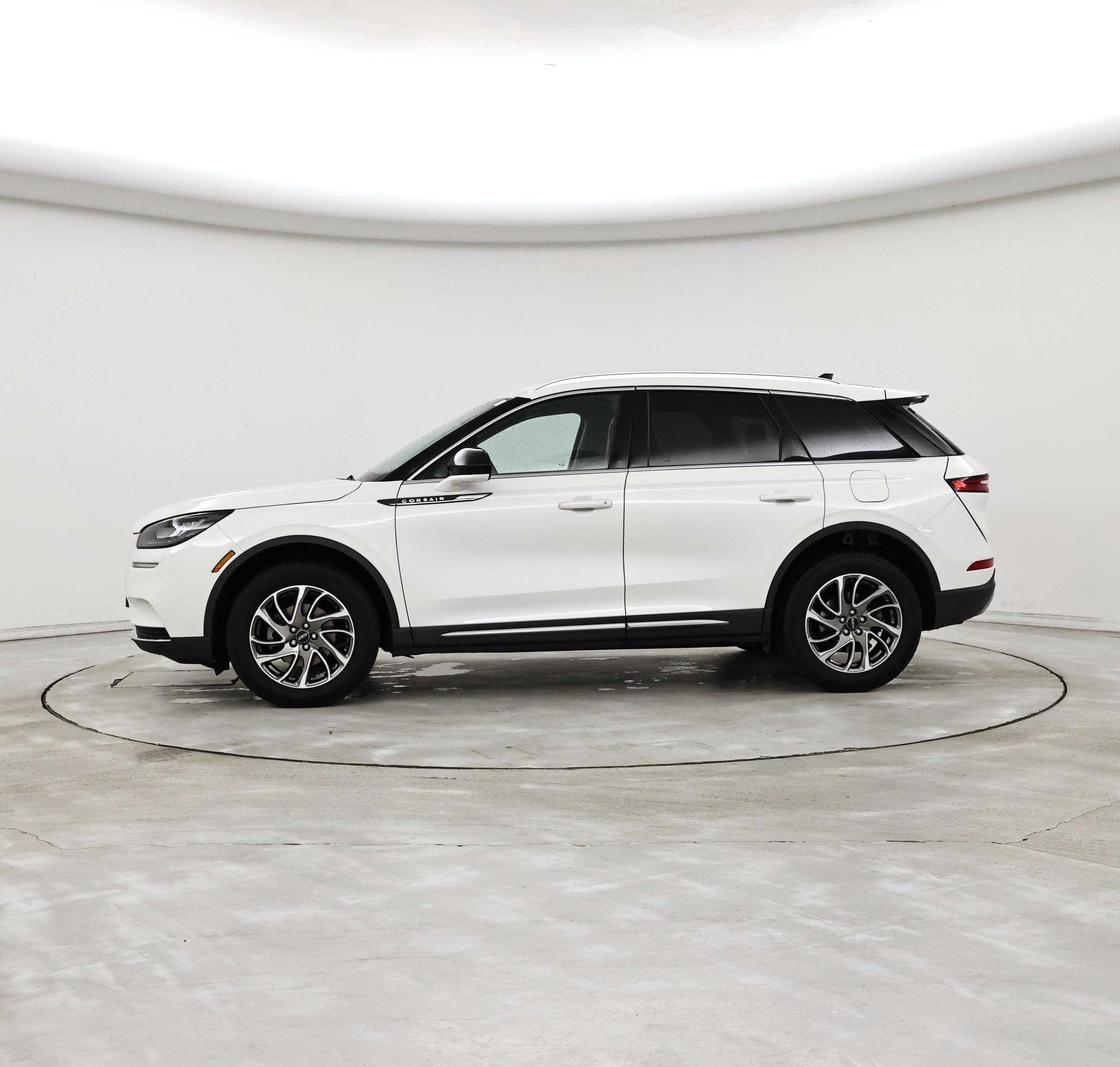 Thumbnail: 2022 Lincoln Corsair - 3