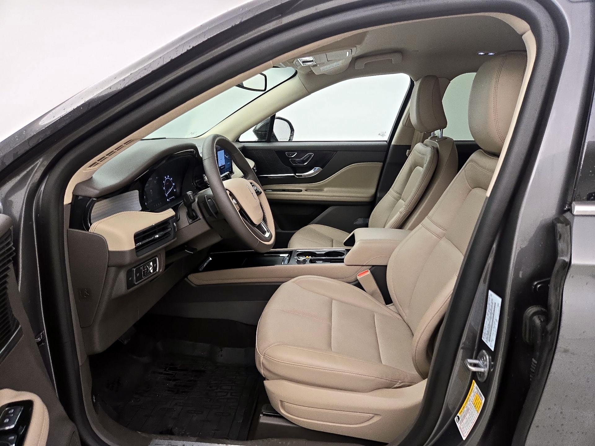 Thumbnail: 2022 Lincoln Corsair - 11