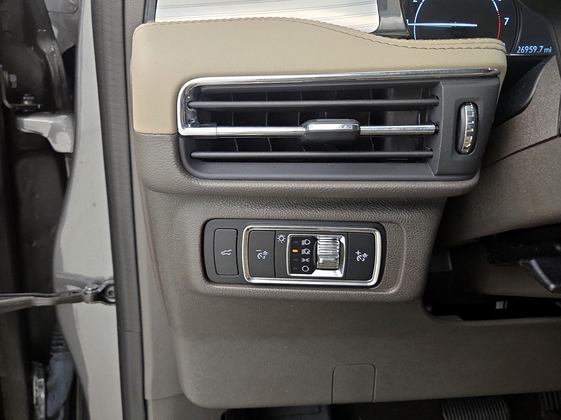 Thumbnail: 2022 Lincoln Corsair - 13