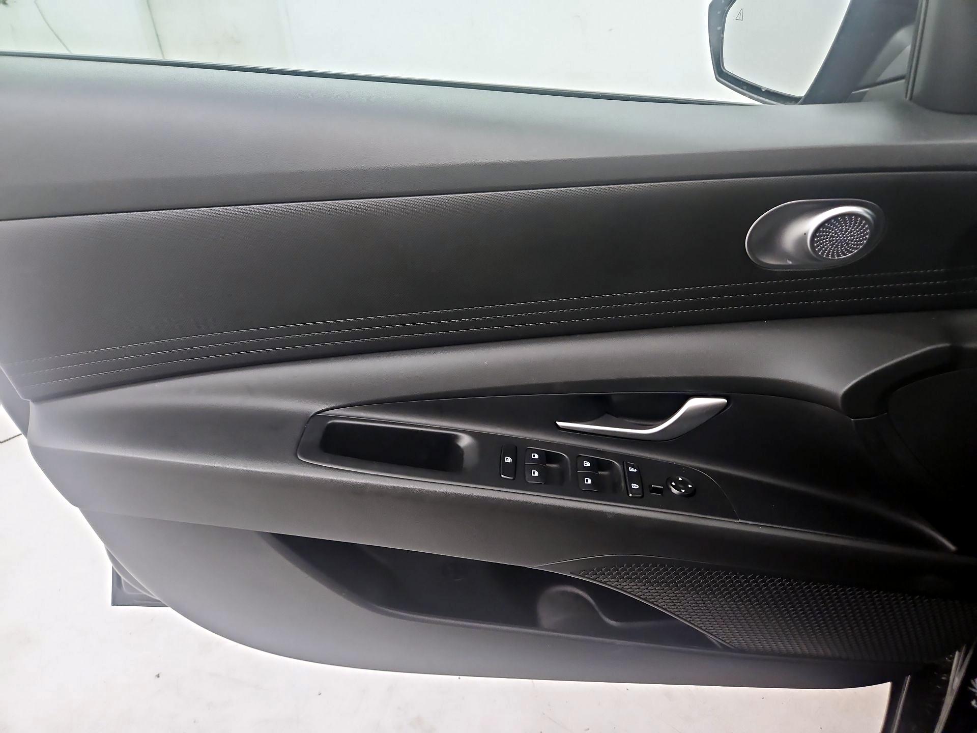 Thumbnail: 2023 Hyundai Elantra - 12