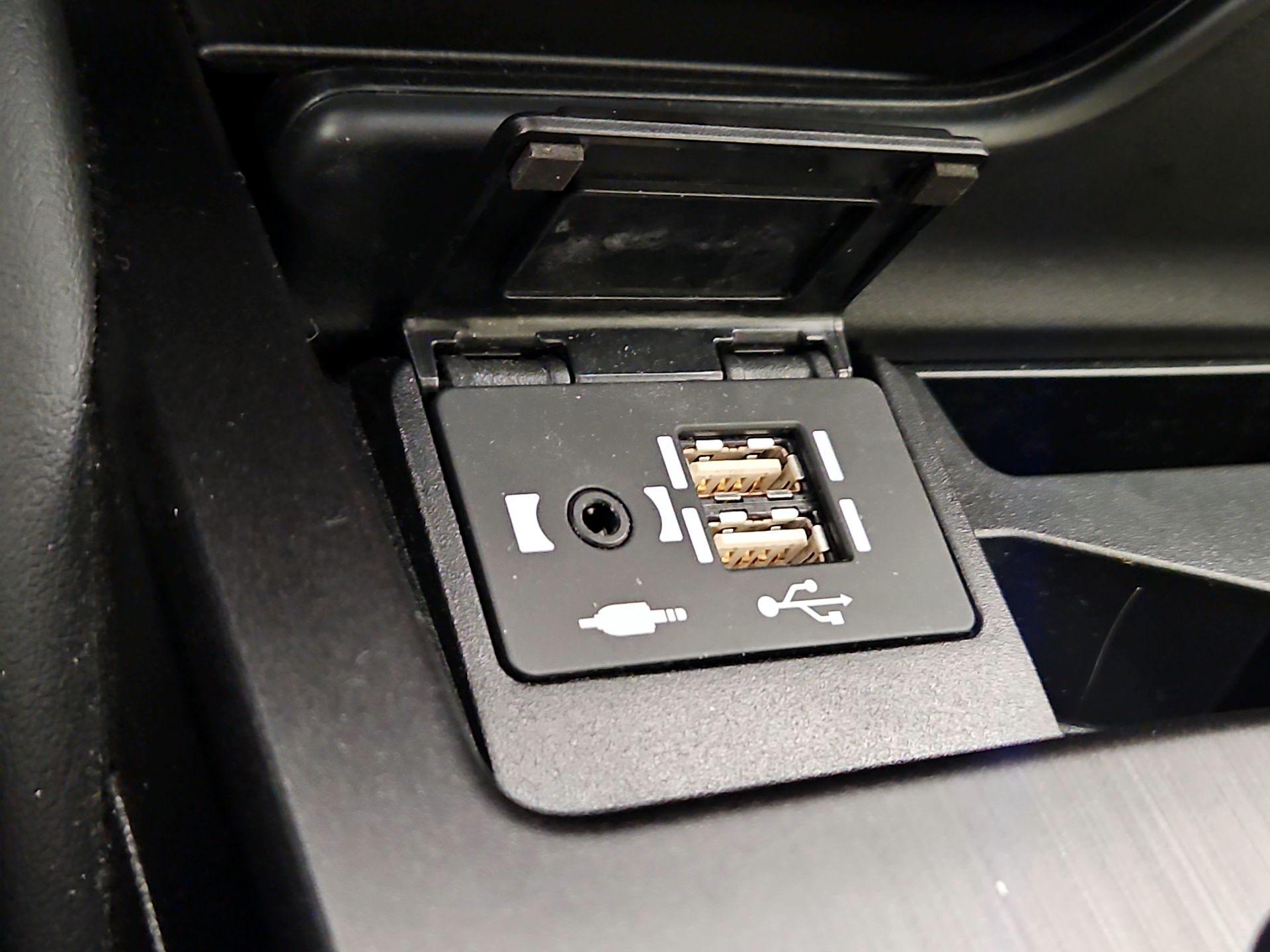 Thumbnail: 2022 Lexus ES - 19