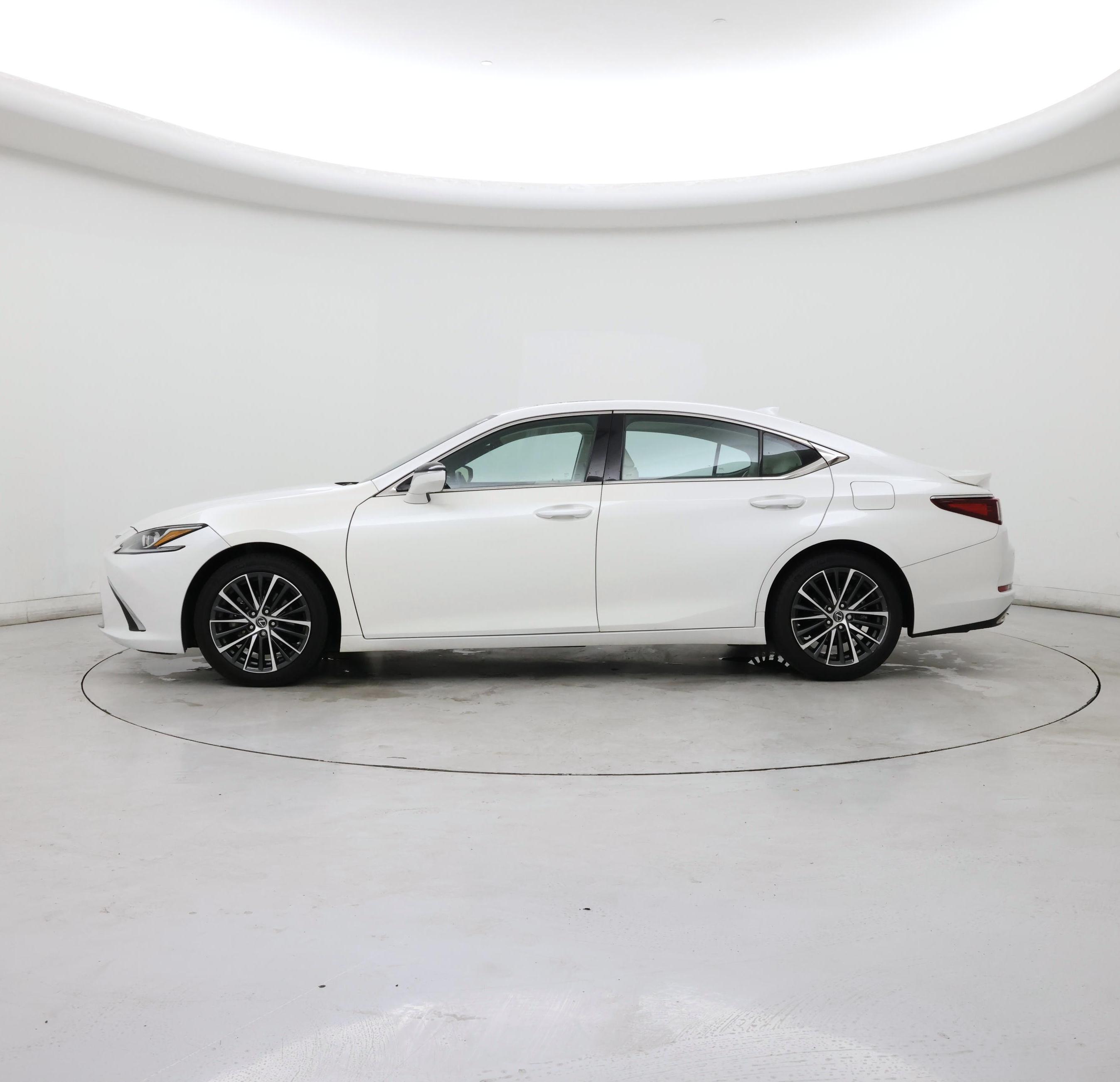 Thumbnail: 2022 Lexus ES - 3