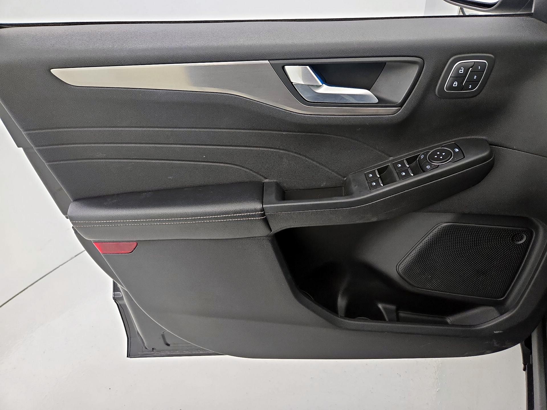 Thumbnail: 2022 Ford Escape - 12