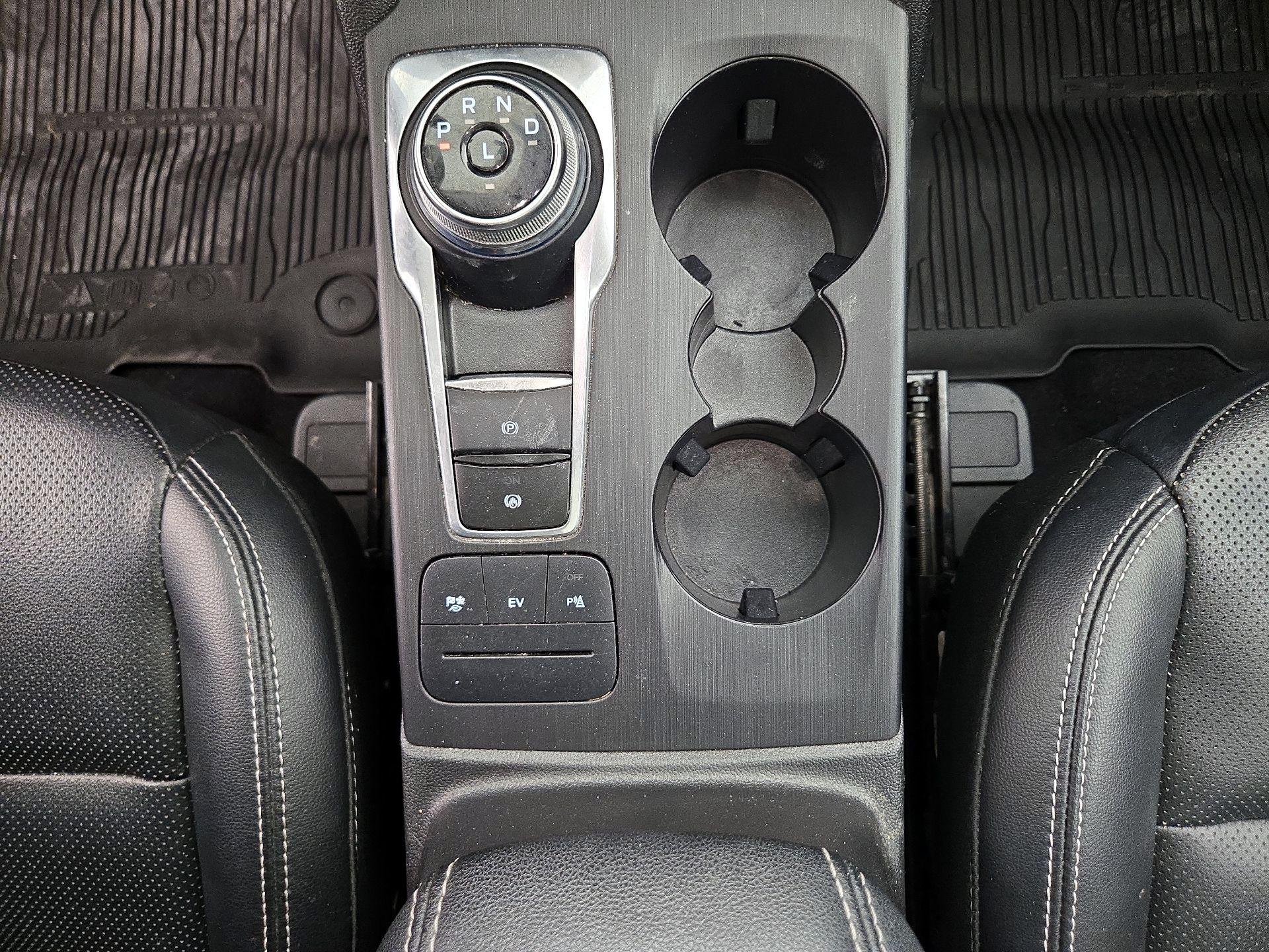 Thumbnail: 2022 Ford Escape - 18