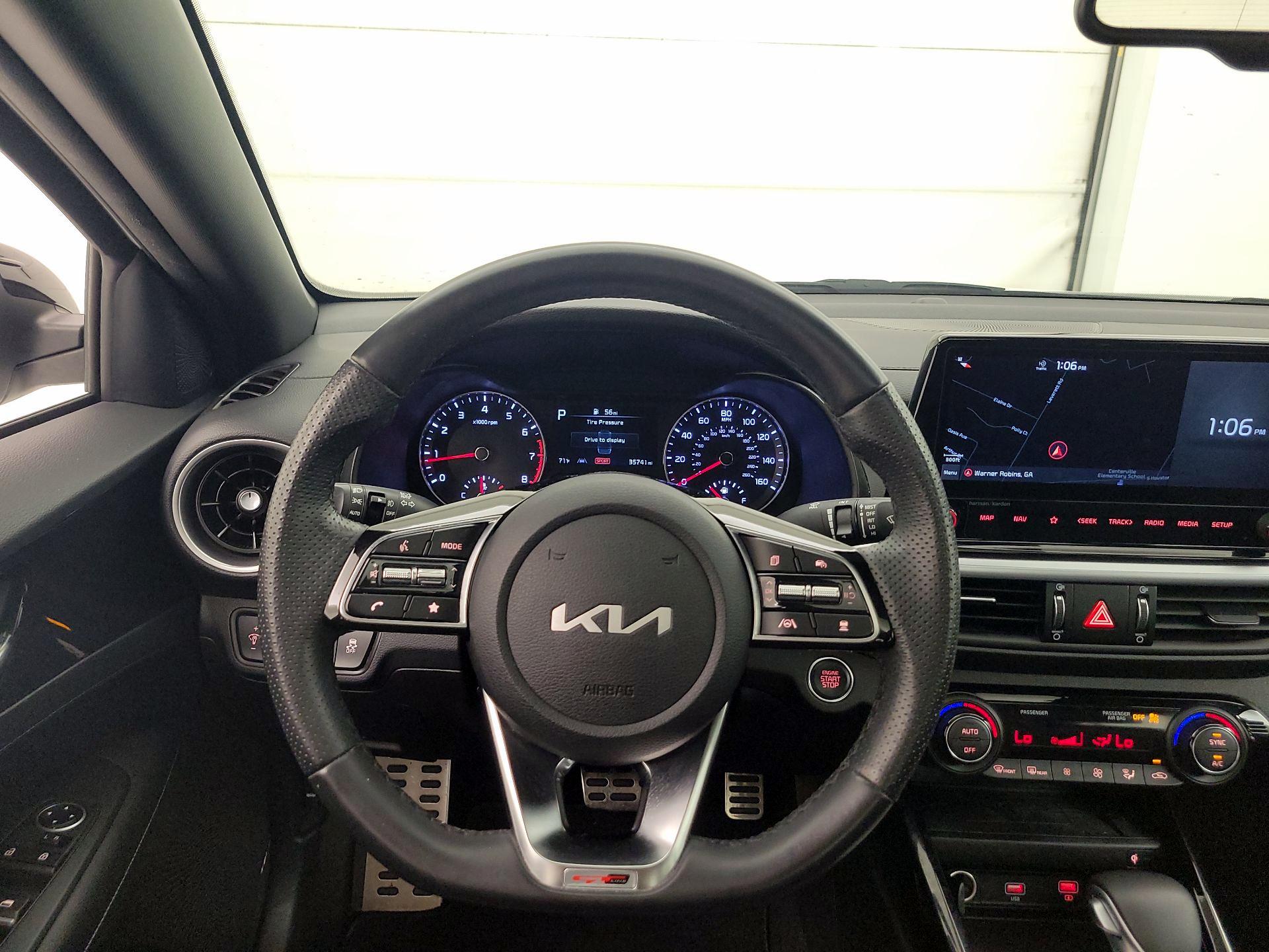 Thumbnail: 2022 Kia Forte - 10