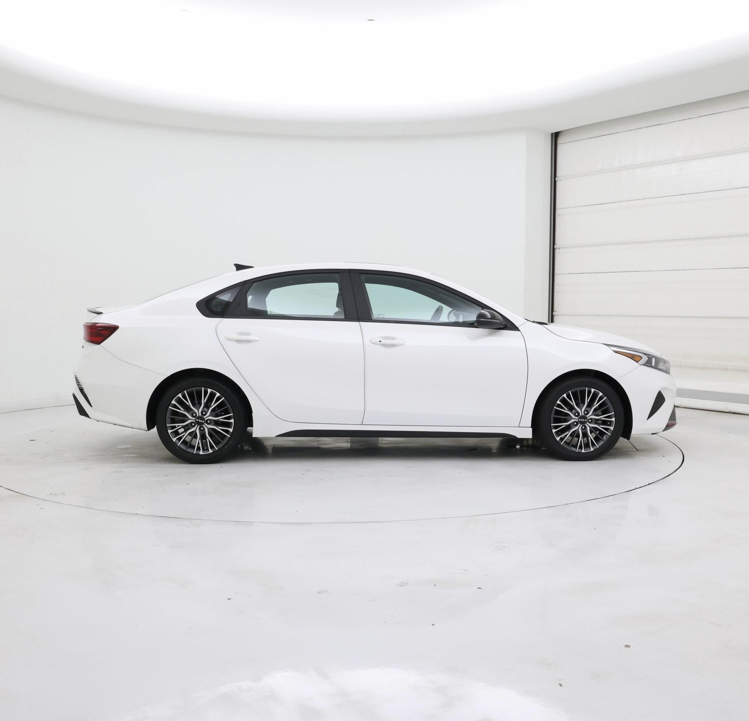 Thumbnail: 2022 Kia Forte - 7