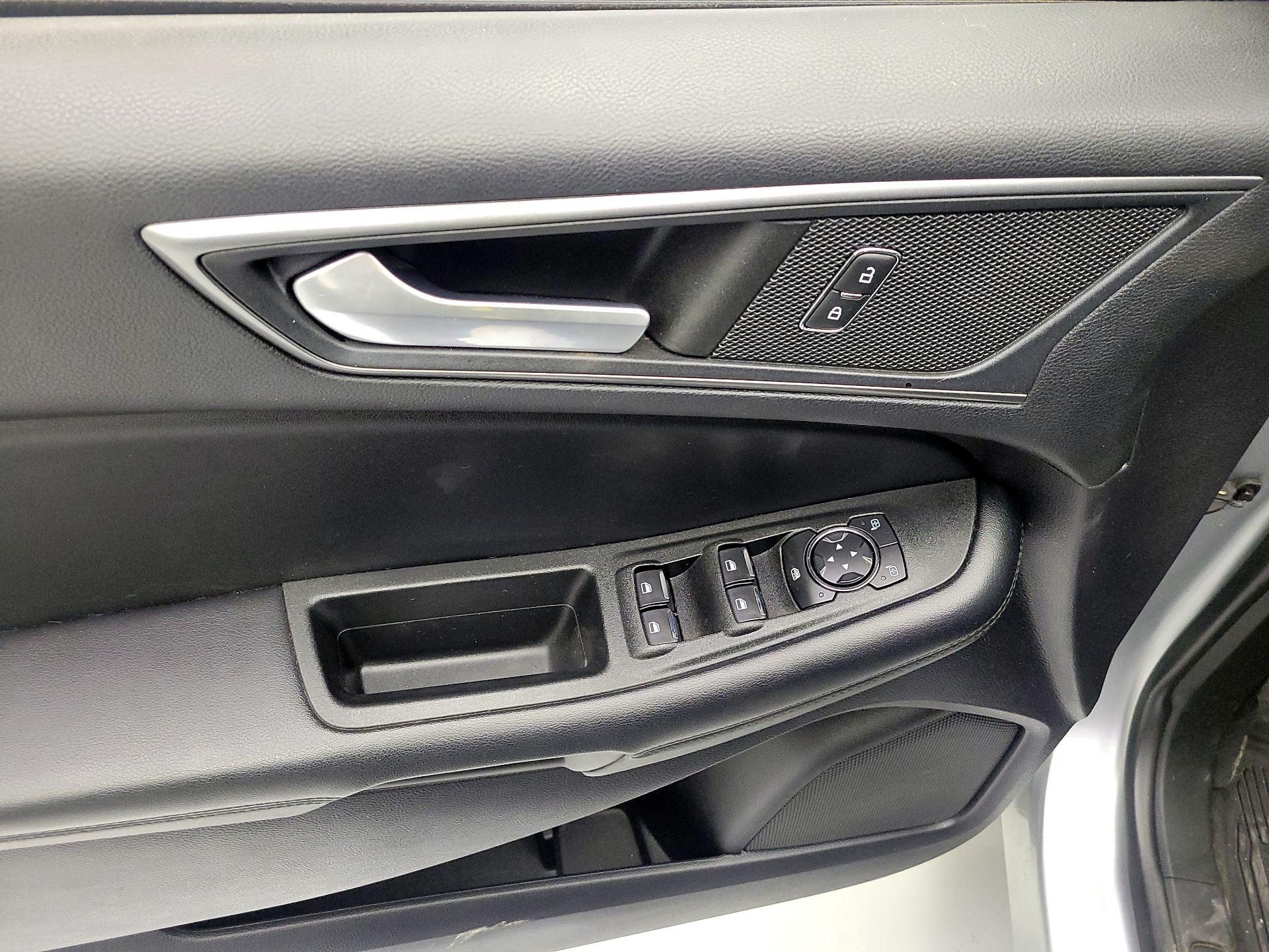 Thumbnail: 2022 Ford Edge - 10