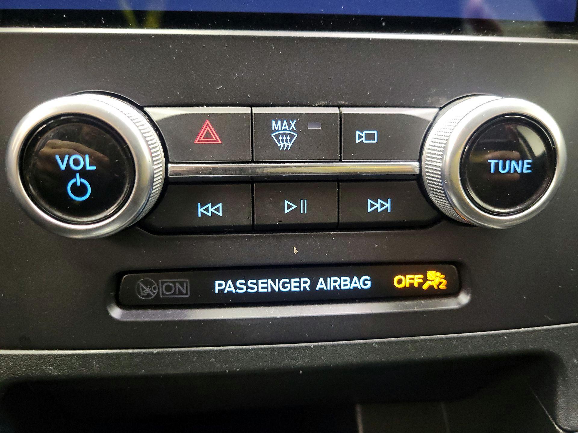 Thumbnail: 2022 Ford Edge - 14