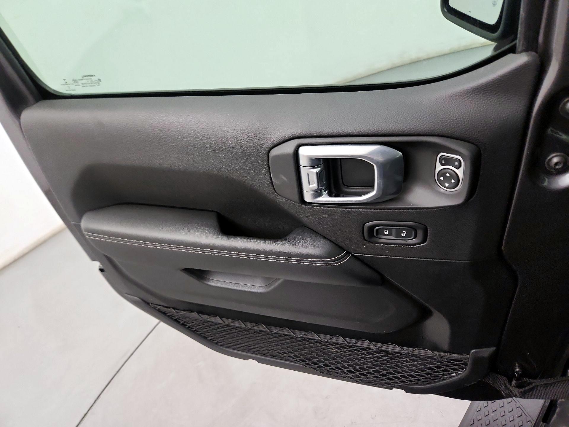 Thumbnail: 2021 Jeep Gladiator - 10