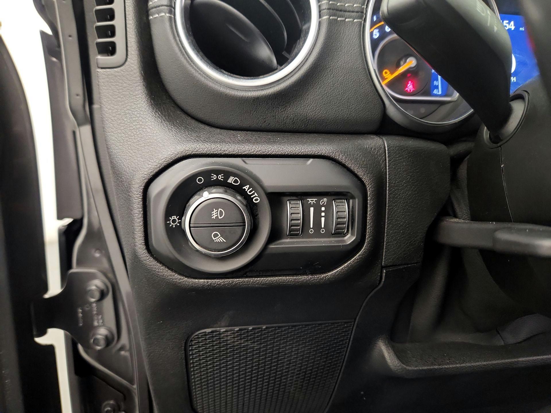 Thumbnail: 2021 Jeep Gladiator - 11