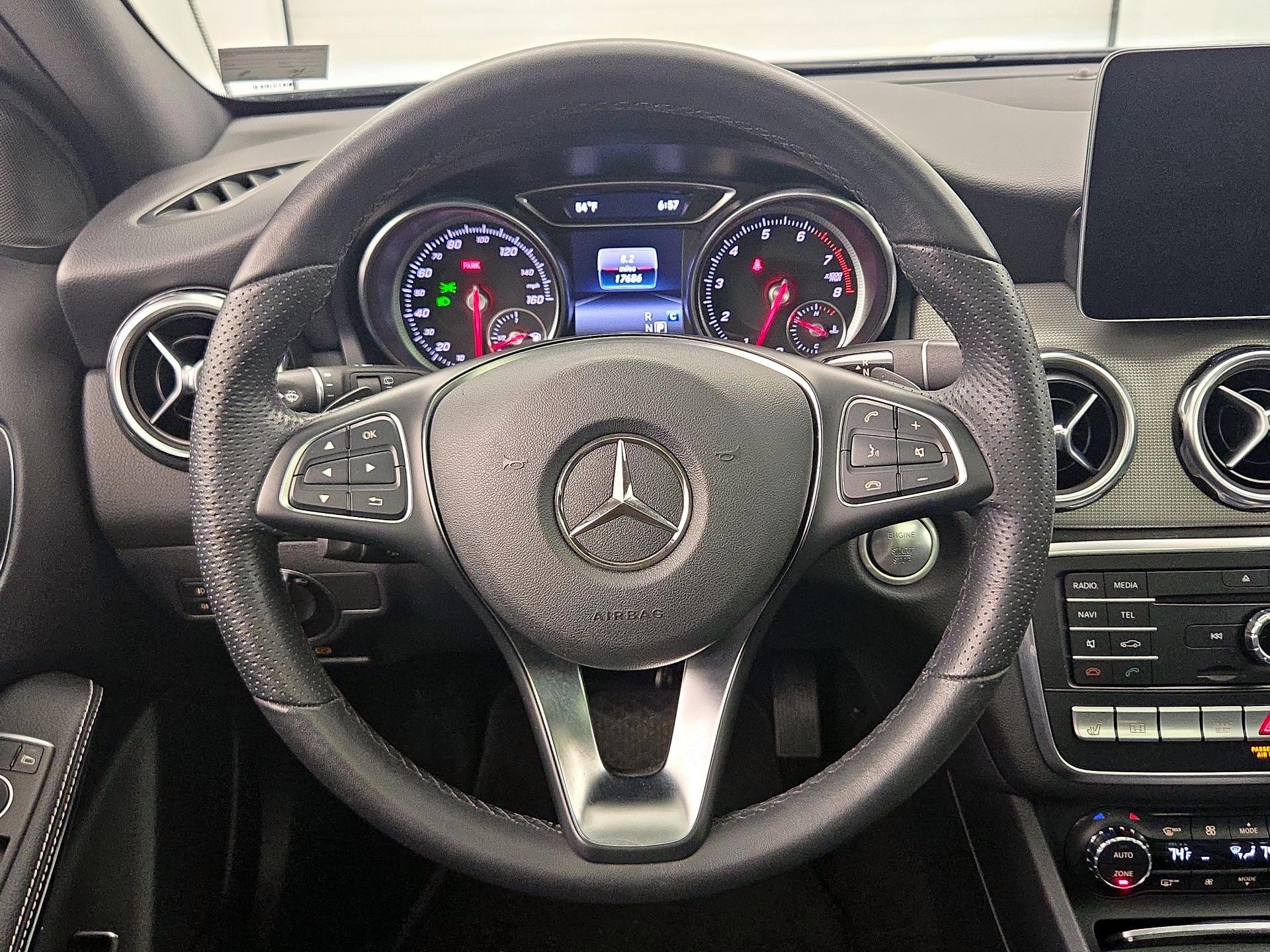 Thumbnail: 2020 Mercedes-Benz GLA - 10